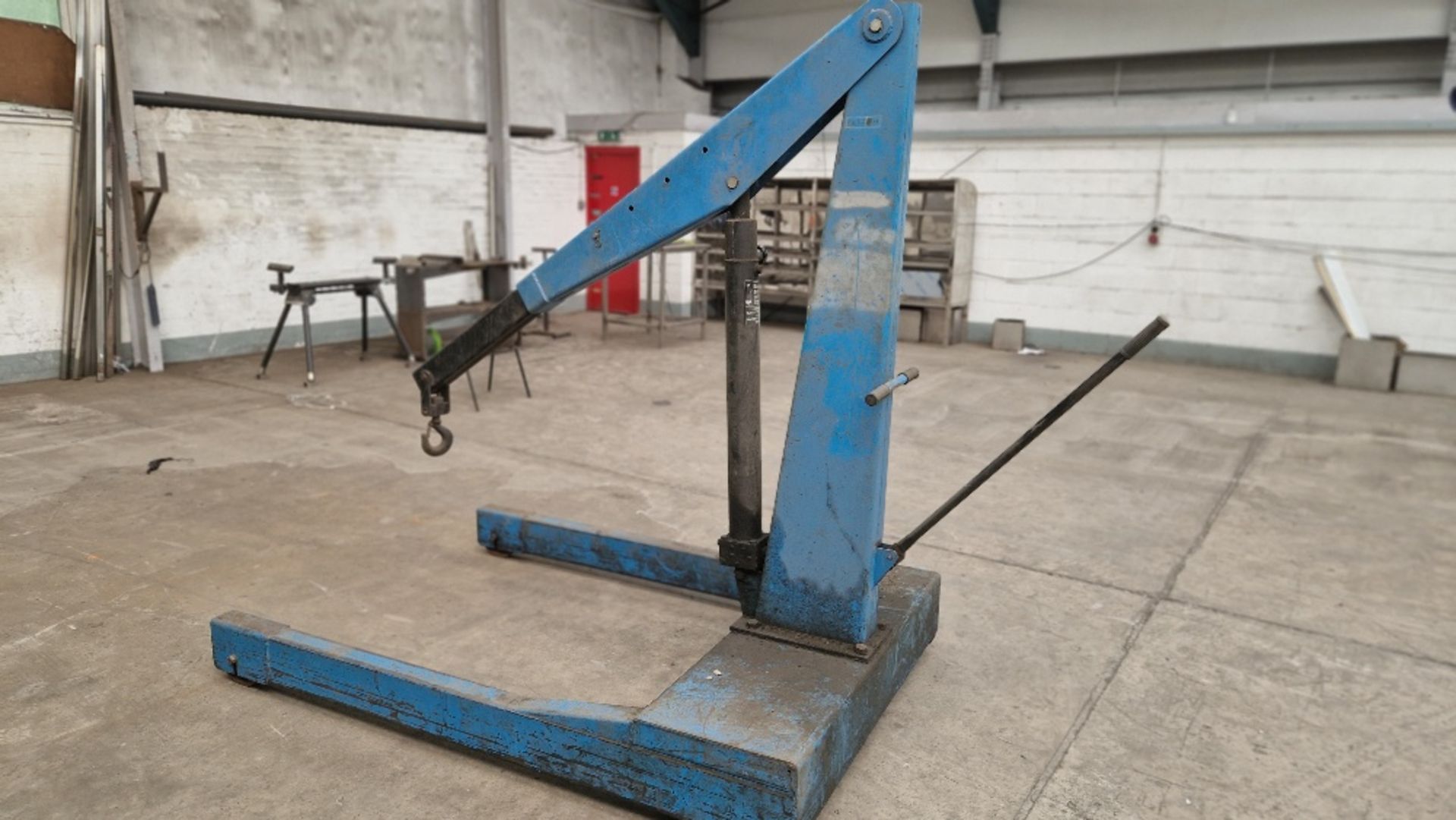 WEBER ENGINE HOIST WITH 2.5 TONNE SAFE WORKING LOAD ***COLLECTION IS IN WREXHAM, ALL ITEMS MUST BE