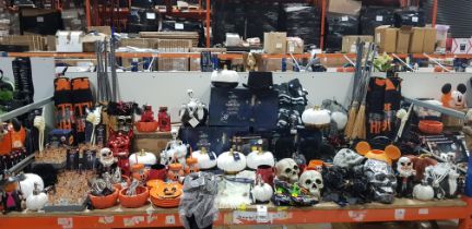 250 PIECE MIXED HALLOWEEN LOT CONTAINING GLOWING SKELETON'S , SPOOKY SCARECROW 6 FOOT, SKELETON