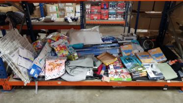 FULL BAY MIXED LOT CONTAINING SILENT NIGHT MATTRESS PROTECTOR/PILLOWS, LIVARNO COSMETIC MIRROR,