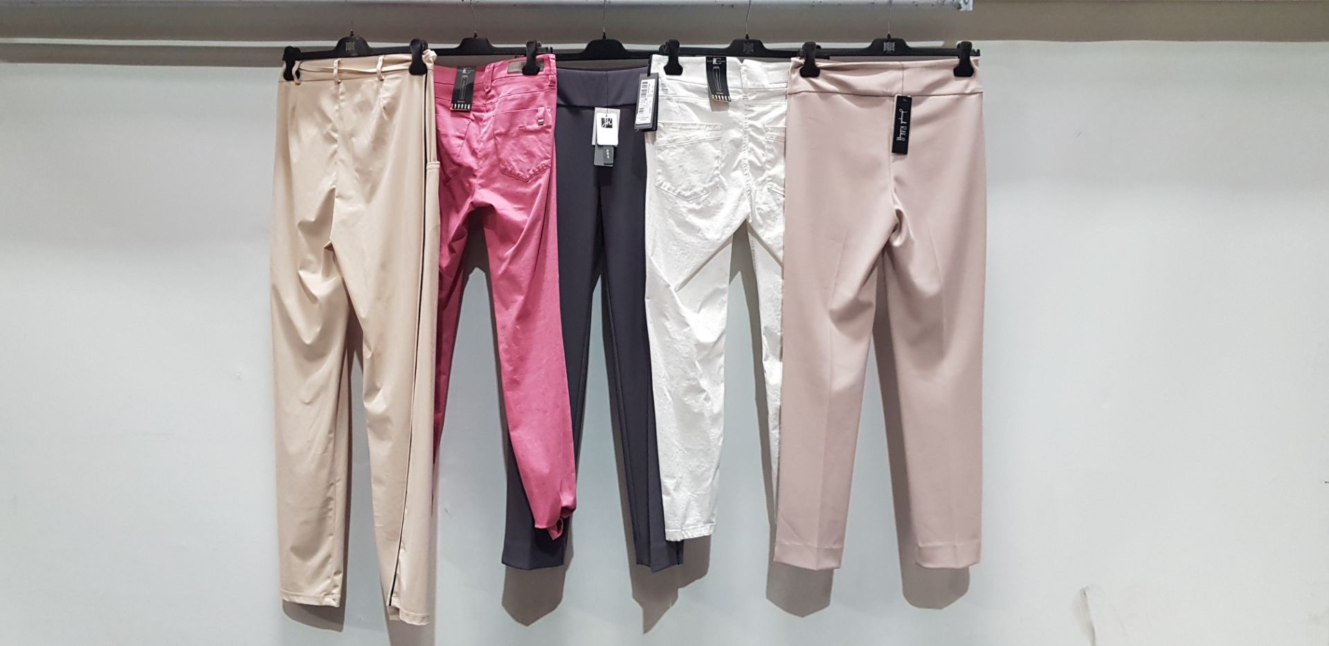 5 PIECE MIXED BRAND NEW PANTS LOT CONTAINING 2 X LUISA CERANO PANTS, 2 X JOSEPH RILKOFF PANTS AND