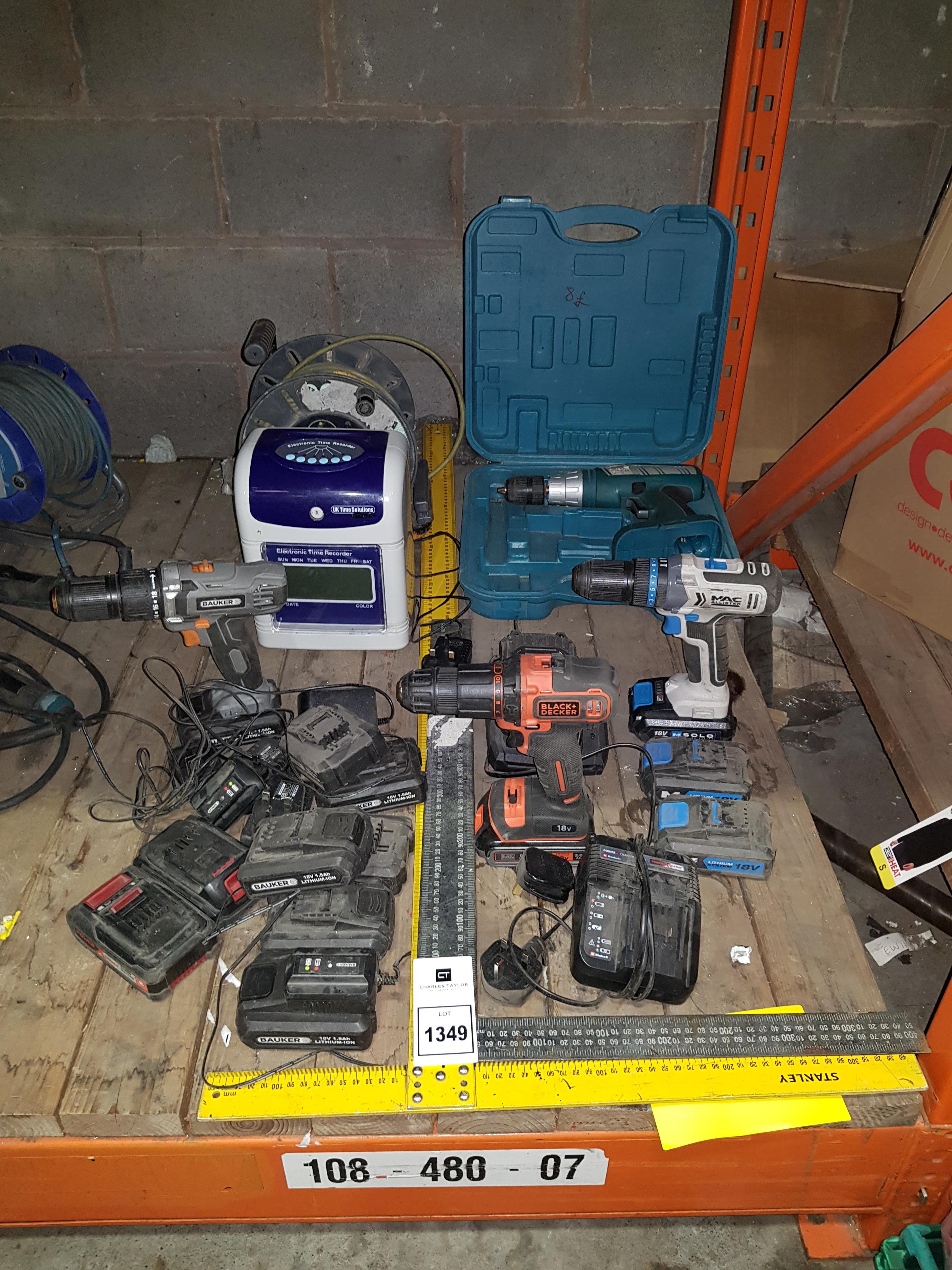 20 PIECE MIXED TOOL LOT CONTAINING 4 GANG 25 M EXTENTION LEAD / 4 X VARIOUS CORDLESS DRILLS IE .