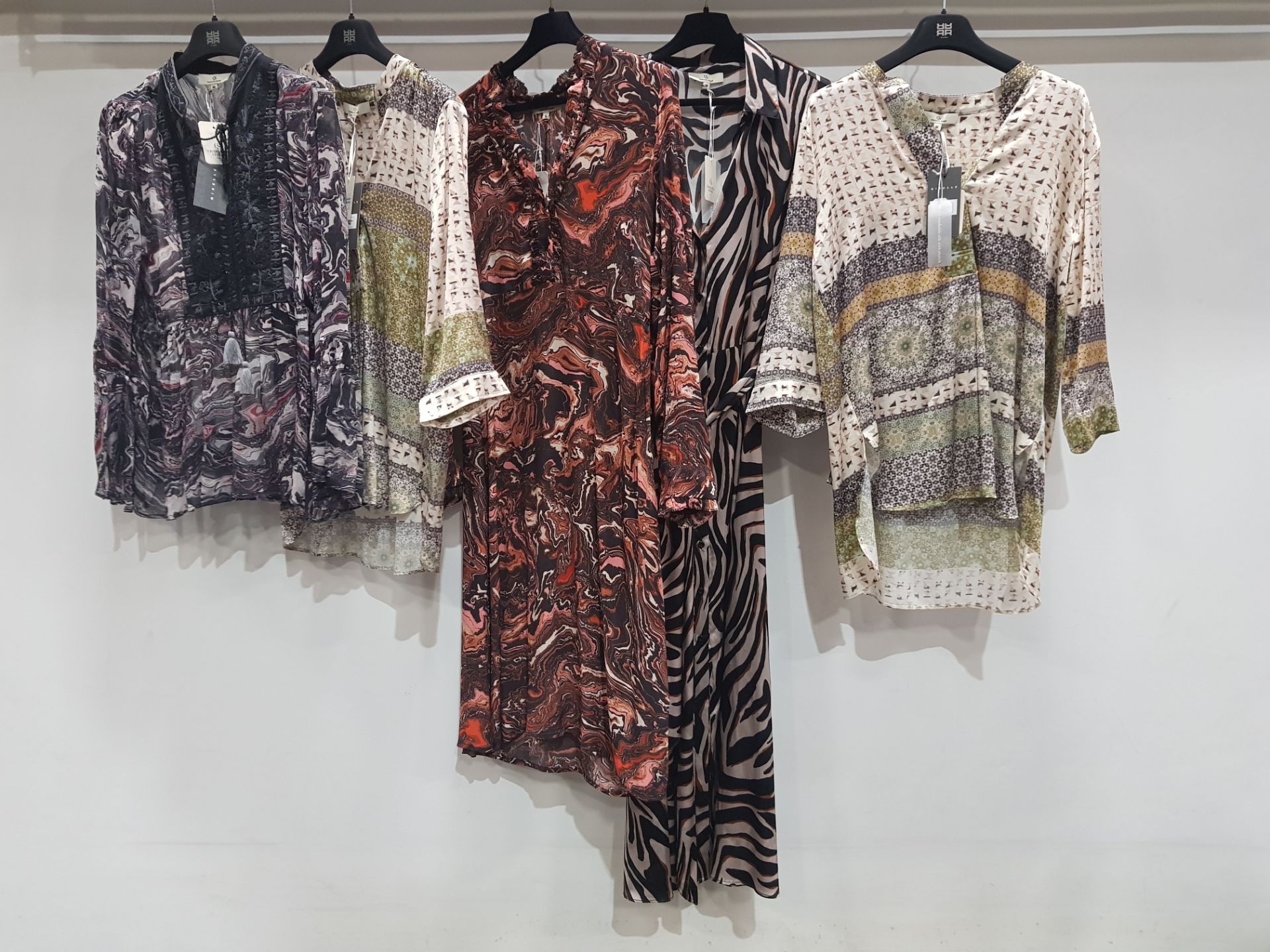 5 PIECE MIXED BRAND NEW CLOTHING LOT CONTAINING 5 X CHARLOTTE SPARRE DRESSES/SHIRTS IN VARIOUS