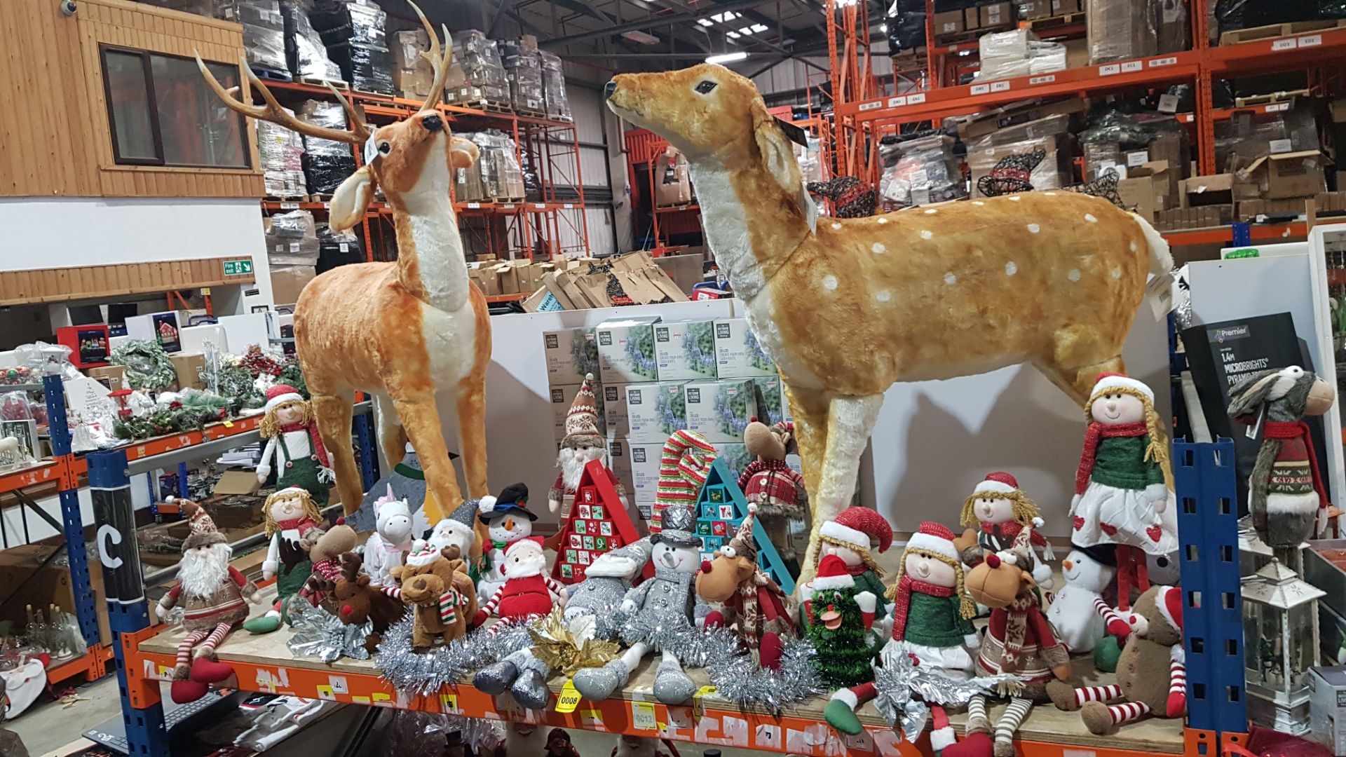 45 + PIECE BRAND NEW PREMIER MIXED CHRISTMAS LOT CONTAINING 2 X 1.3 M BROWN AND WHITE REINDEER ( ONE