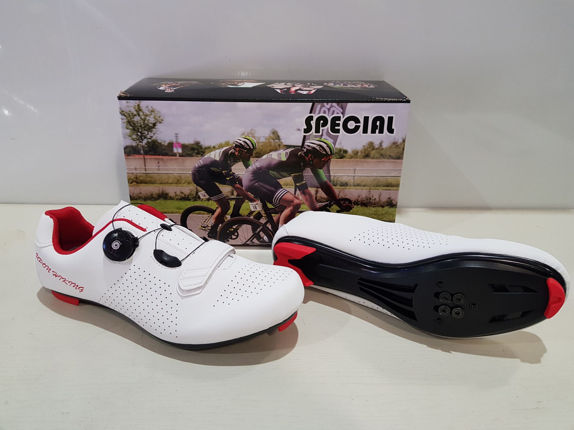 10 X BRAND NEW BOXED 'UPON HIKING' CYCLING SHOES IN WHITE - SIZE 9.5