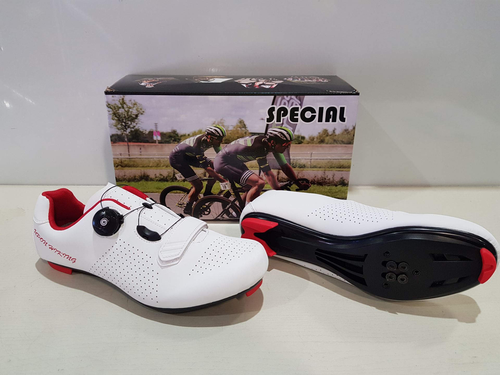 10 X BRAND NEW BOXED 'UPON HIKING' CYCLING SHOES IN WHITE - SIZE 6.5