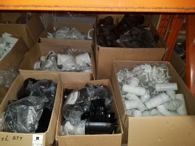 1000 + PIECE BRAND NEW MIXED LOT CONTAINING 68 MM ROUND DOWNPIPE BRACKET (RR11126W) / POLYPIPE BLACK