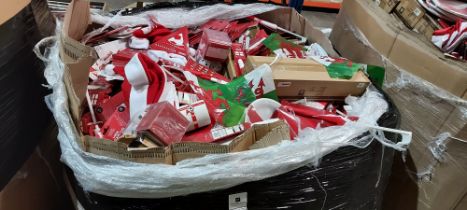 FULL PALLET MIXED ENGLAND CHRISTMAS LOT CONTAINING - ENGLAND CAR FLAGS - LARGE ENGLAND CHRISTMAS