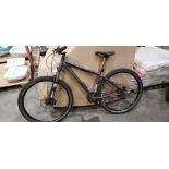 1X PINNACLE ROCKSHOX MOUNTAIN BIKE, 8 GEARS, 45CM, FRONT FORK SUSPENSION, DISK BREAKS