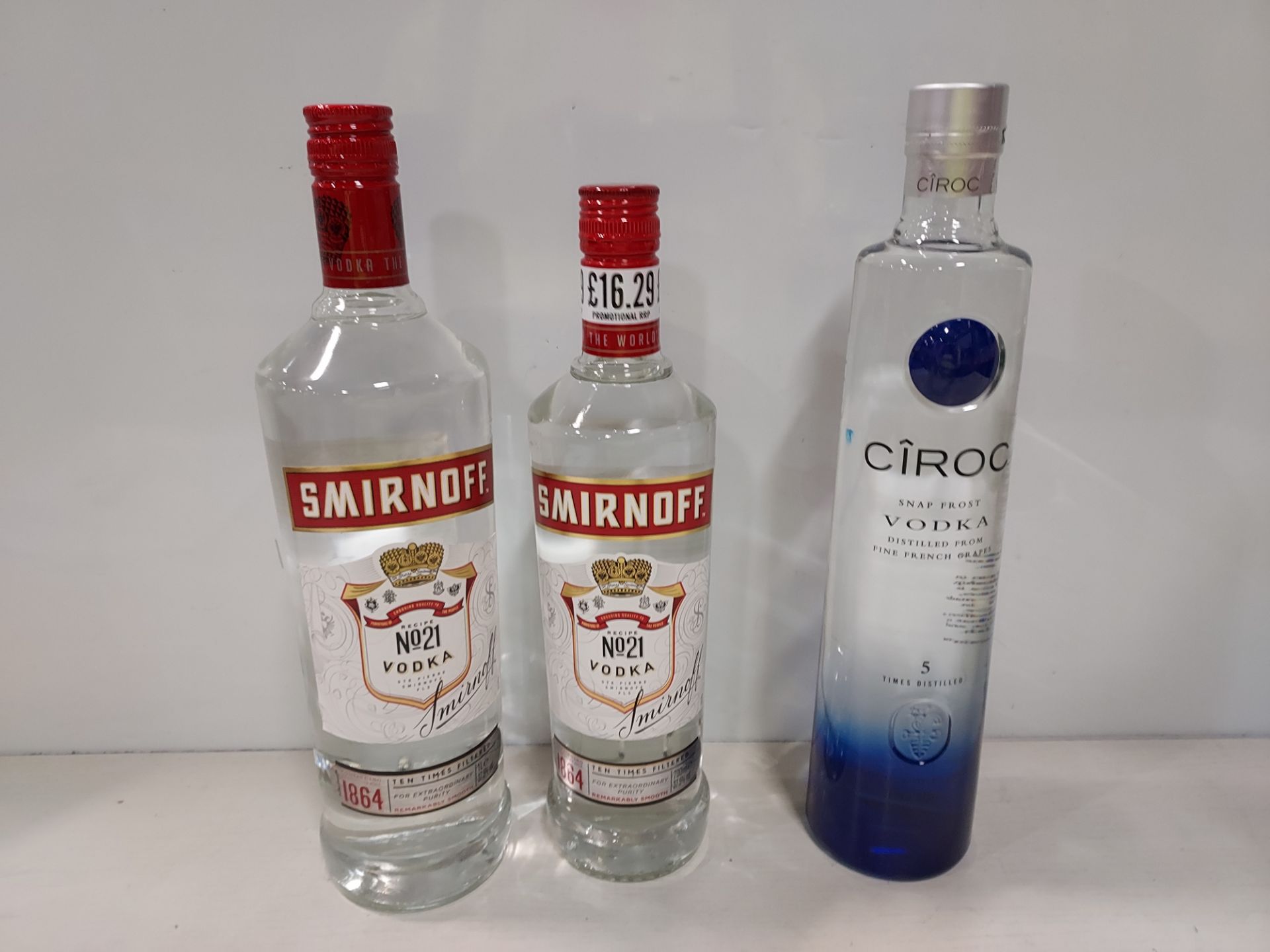 8 PIECE BRAND NEW MIXED VODKA LOT CONTAINING 6 X 1L SMIRNOFF VODKA - 1 X 700ML SMIRNOFF VODKA - 1