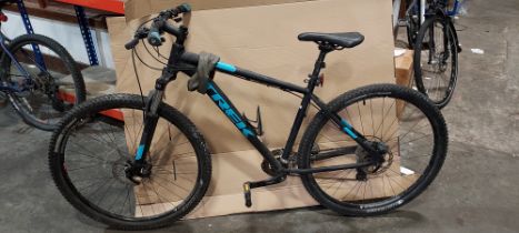 1X TREK MARLIN 5 MOUNTAIN BIKE, 21 GEARS, SIZE, 47CM, DISK BREAKS, FRONT FORK SUSPENSION