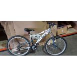 1X INOI VOYAGER MOUNTAIN BIKE, SIZE 40CM, 18 GEARS, SPRING AND FRONT FORK SUSPENSION, DISK BREAKS.