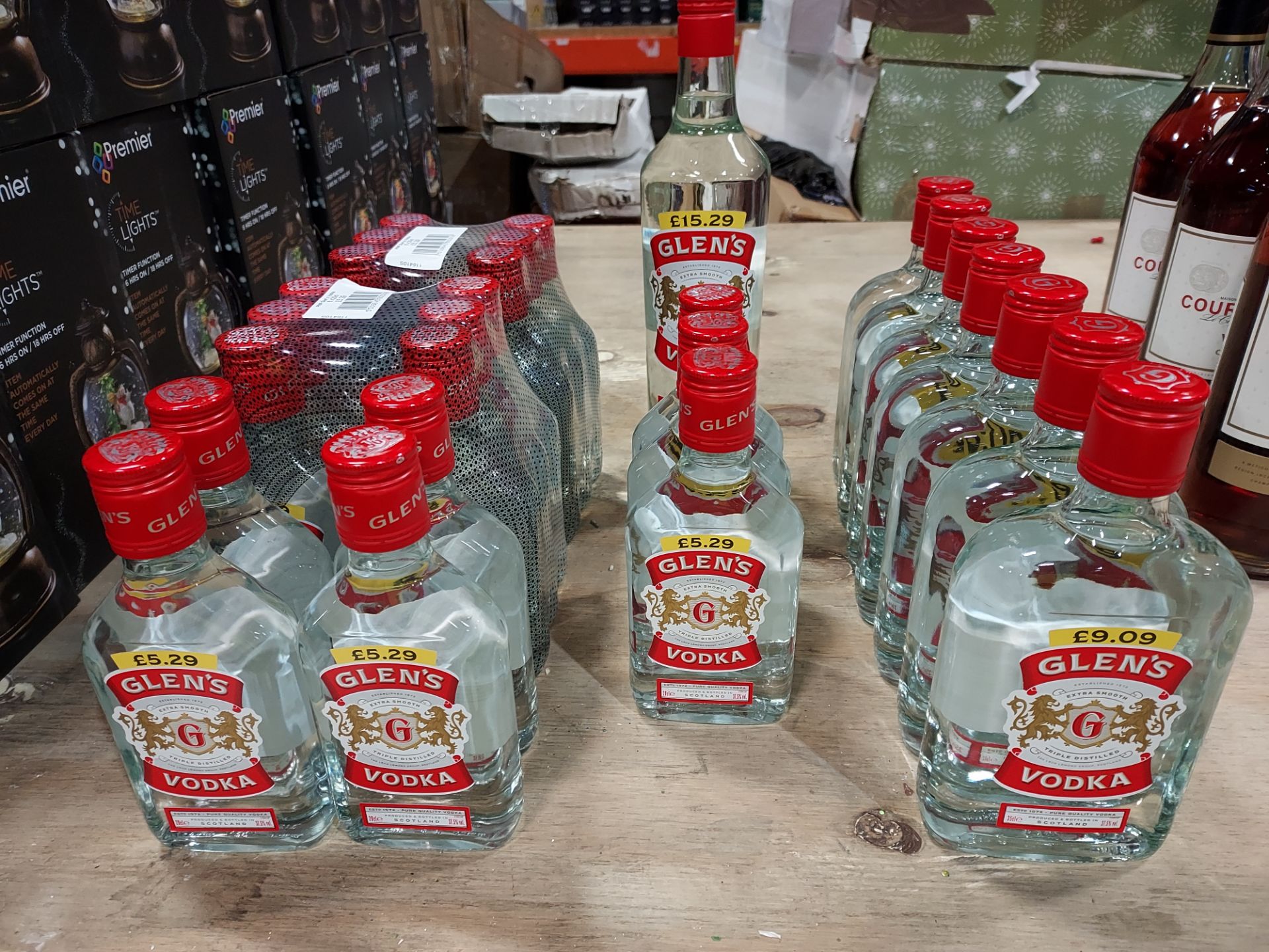 27 PIECE BRAND NEW MIXED ALCOHOL LOT CONTAINING 19 X 20CL GLEN'S VODKA - 7 X 35CL GLEN'S VODKA - 1 X