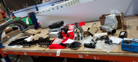 APPROX 22 PIECE MIXED CAR PARTS LOT CONTAINING SUNBUCK AUDIO POWER APLIFIER AV-501BT - BMW 3