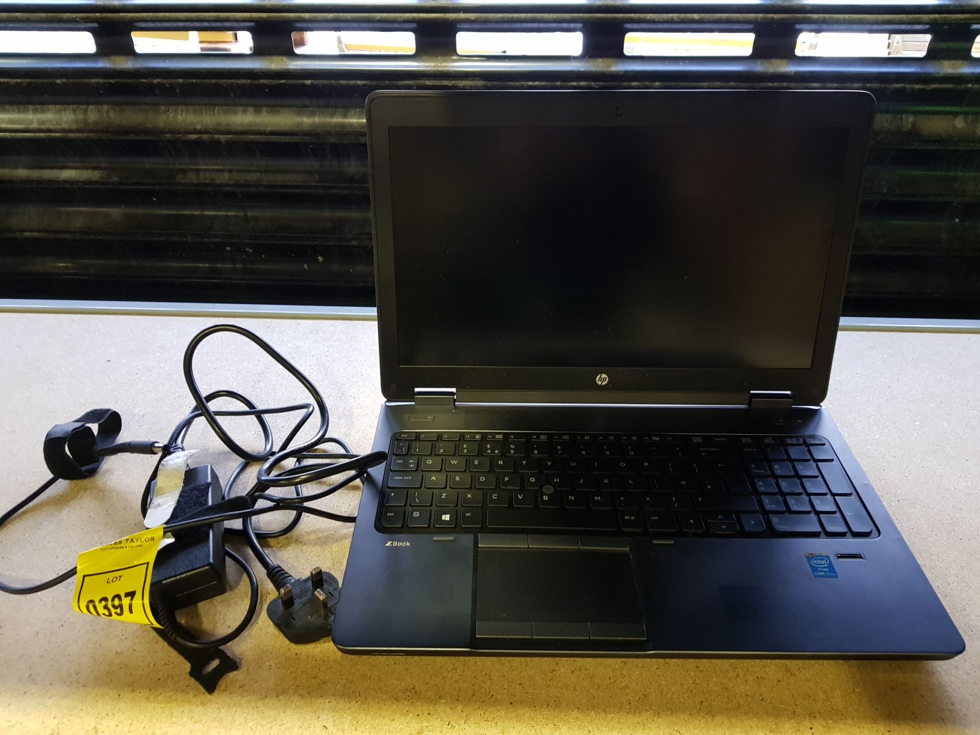 1 X HP Z BOOK 15 LAPTOP - WITH INTEL CORE I7 PRO - INCLUDES CHARGER - ( PLEASE NOTE NO O/S )