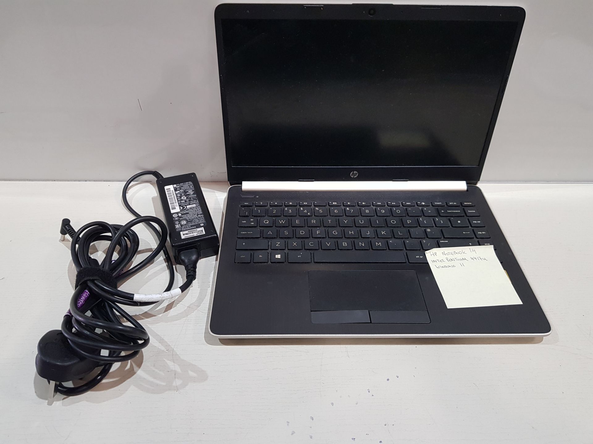 1 X HP NOTEBOOK 14 - INTEL PENTIUM (4417U) - WINDOWS 11 - WITH CHARGER (FULLY WIPED - O/S INTACT )