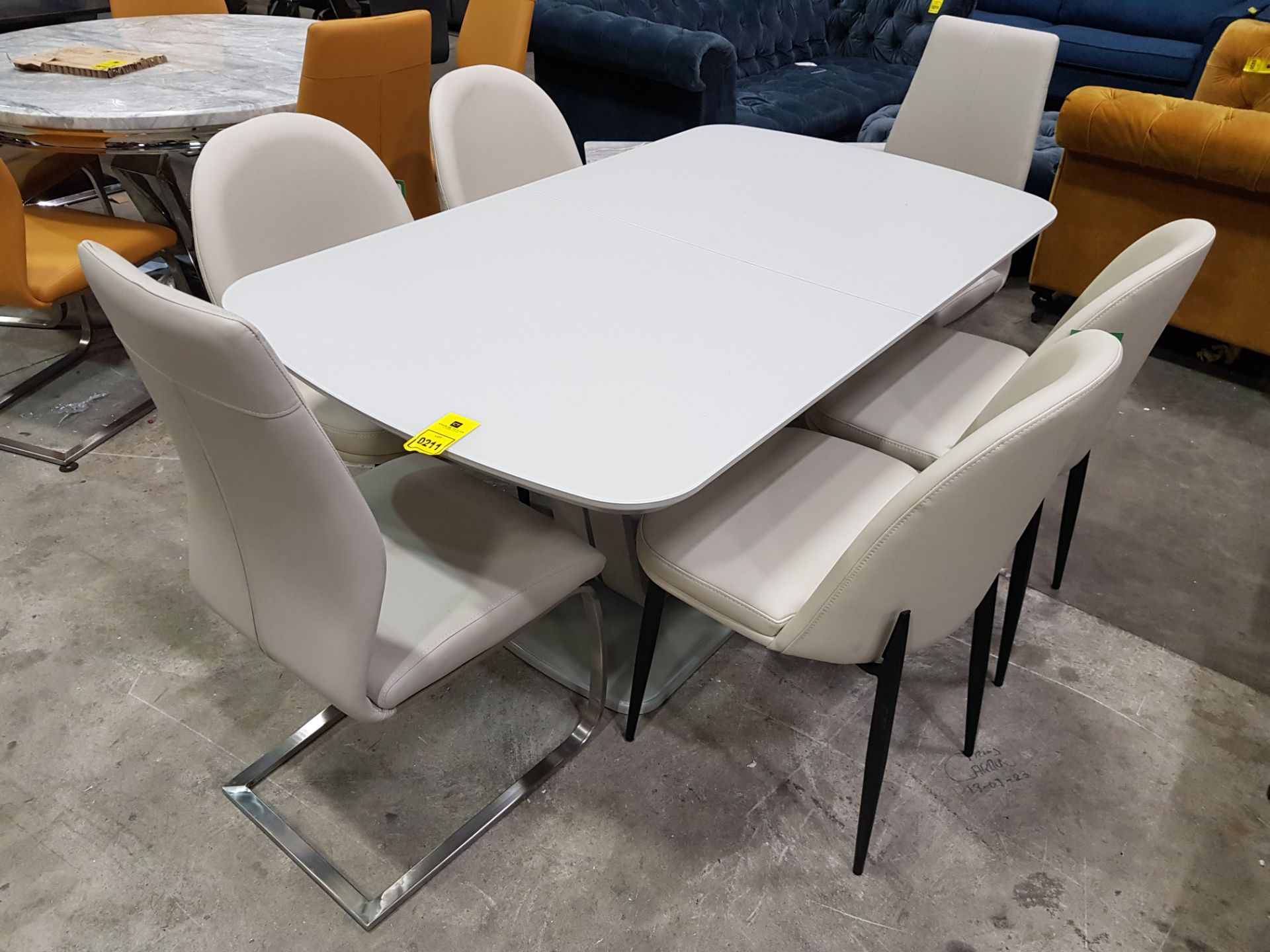 1 X LAZZARO DINING TABLE IN LIGHT GREY EXTENDING 1600/2000 X 900mm WITH 6 X LEATHER GREY CHAIRS IN 2