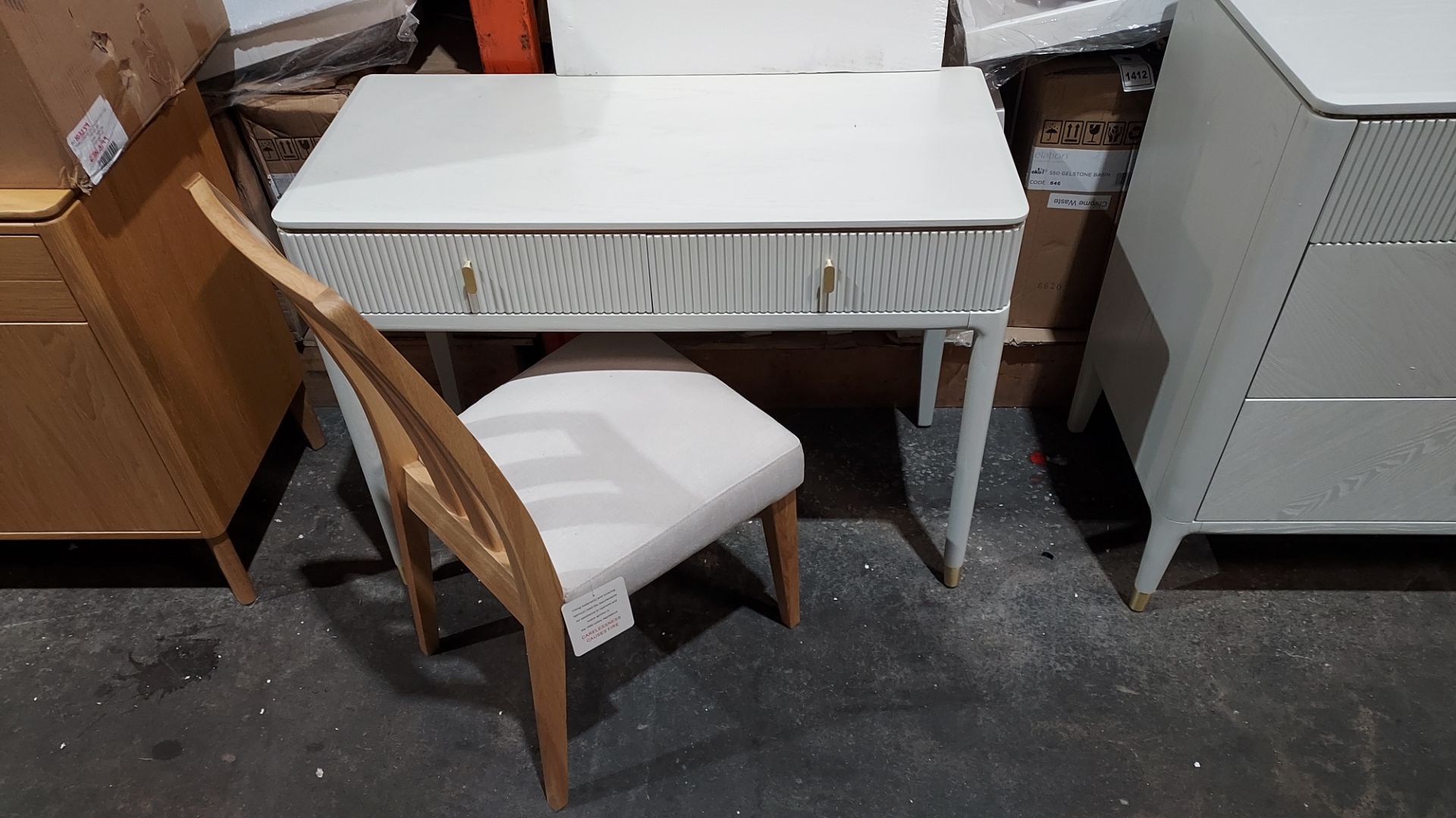 1 X DILETTA DRESSING TABLE WITH 2 RIBBED DRAWERS AND 1 WOODEN CHAIR - IN STONE WHITE COLOUR 1060 X