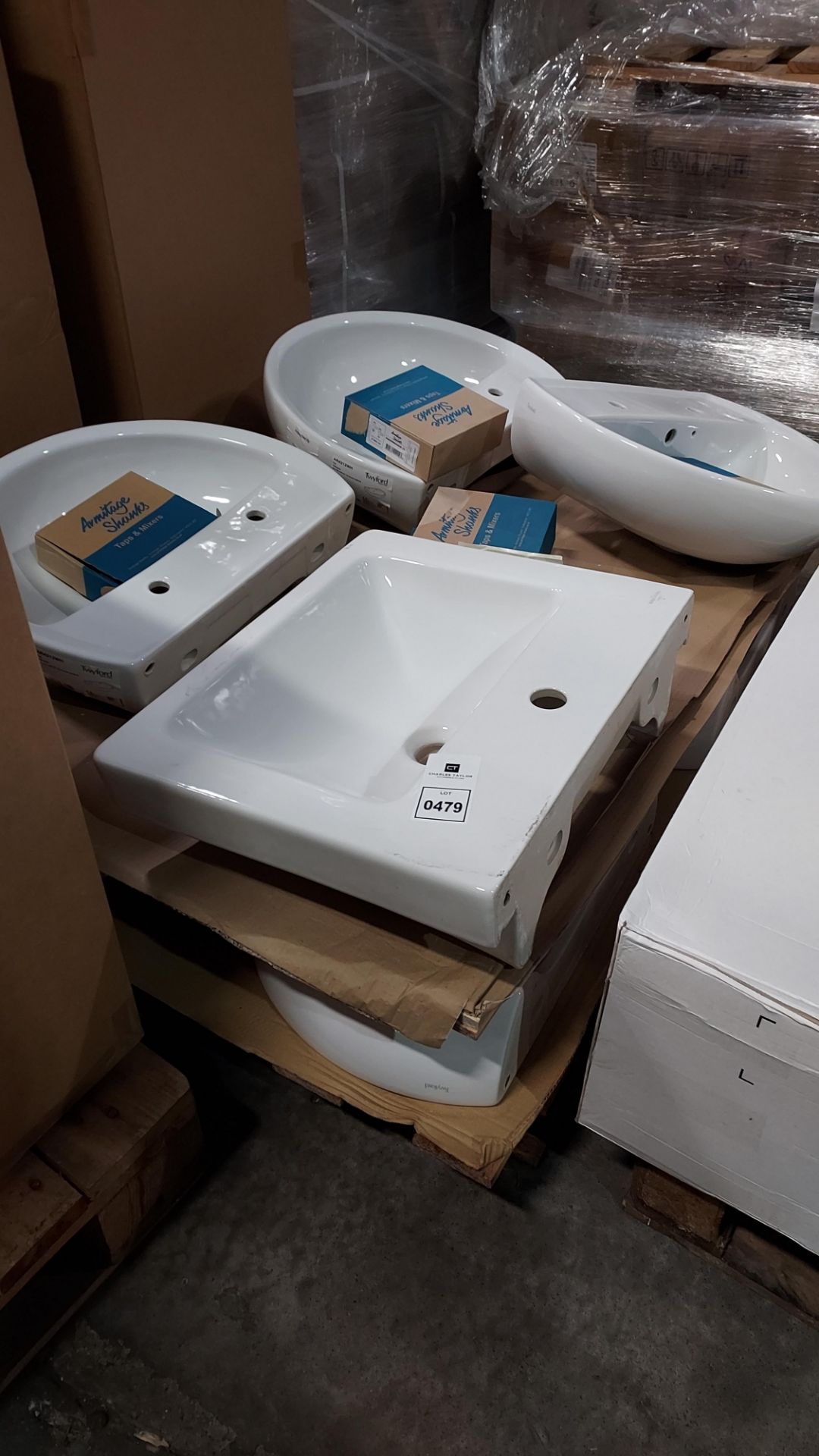 13 PIECE BRAND NEW MIXED SINKS TO INCLUDE 7 X TWYFORD ALCONA 2 TAP SINKS (AR4212WH) AND 1 X VILLEROY