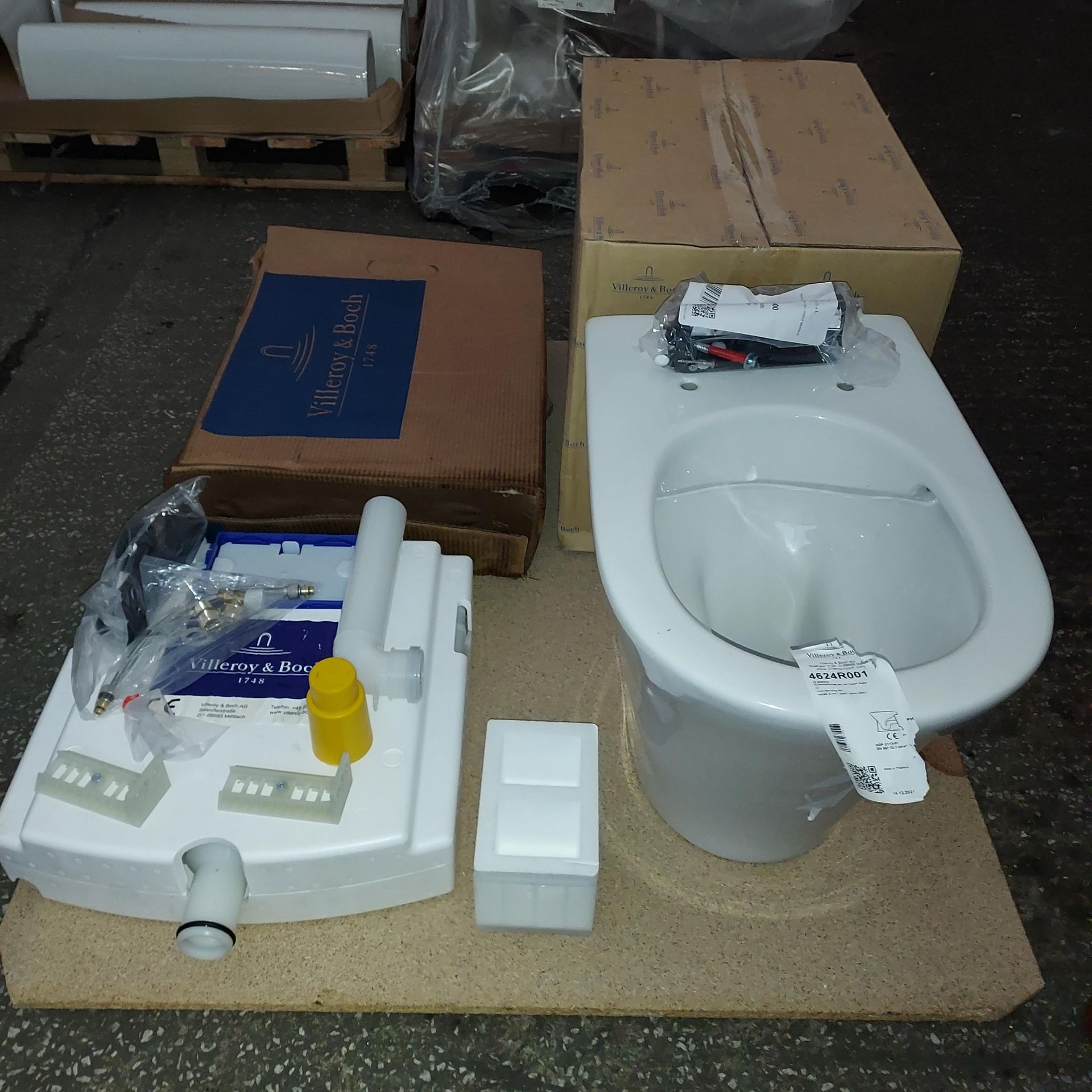 1 X BOXED VILLEROY AND BOCH FLOOR STANDING WC (4624R001) AND 1 X BOXED VILEROY AND BOCH CONCEALED