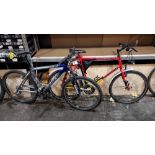 2 X MIXED BIKE LOT TO INCLUDE - 1X RALEIGH YUKON ROAD BIKE - 18 GEARS - 60CM FRAME - 1X TREK 6500