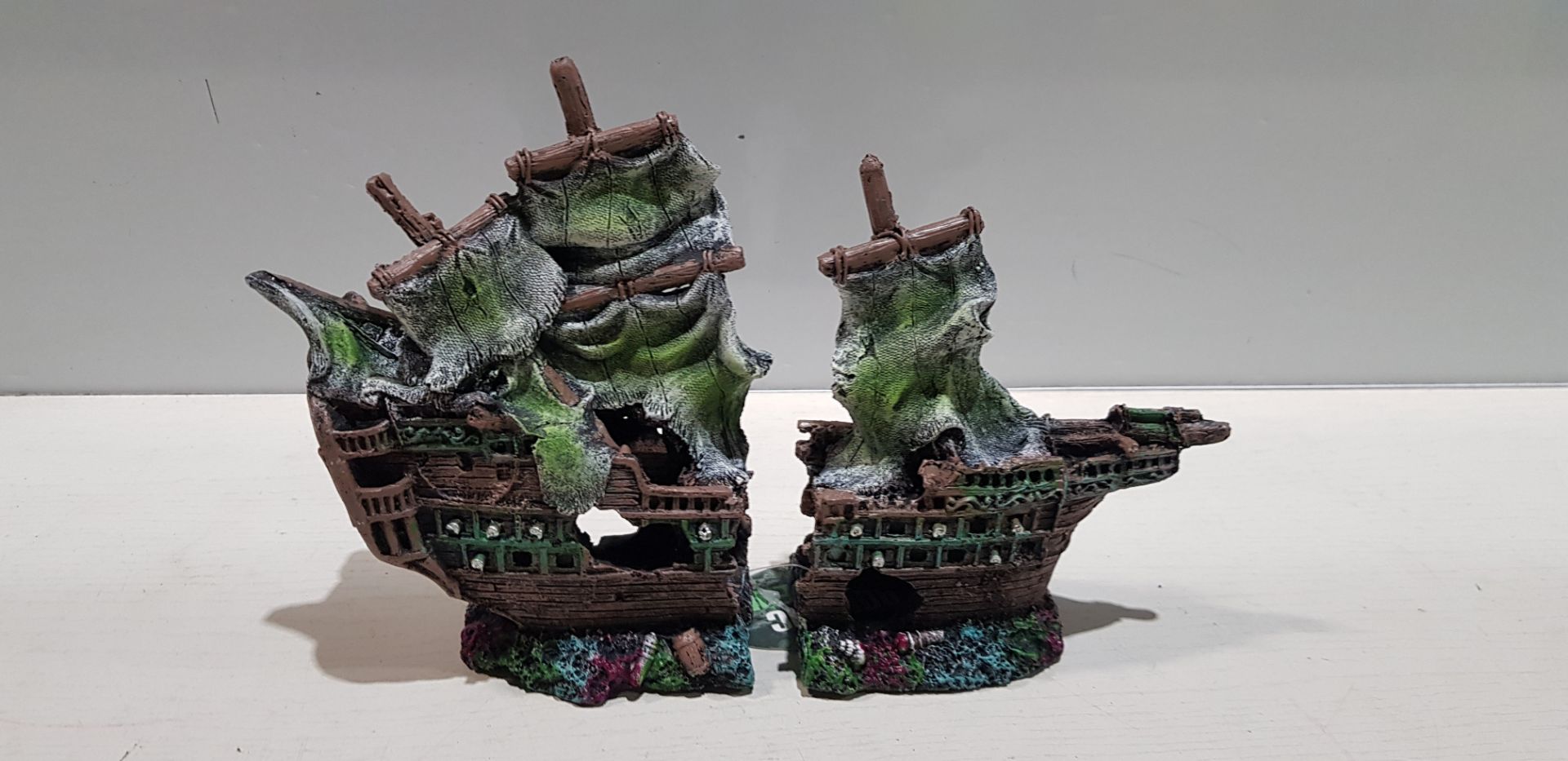 22 X BRAND NEW HERITAGE PIRATE SHIP ORNAMENT FOR AQARIUMS ( IN 2 PIECES ) - IN 2 BOXES