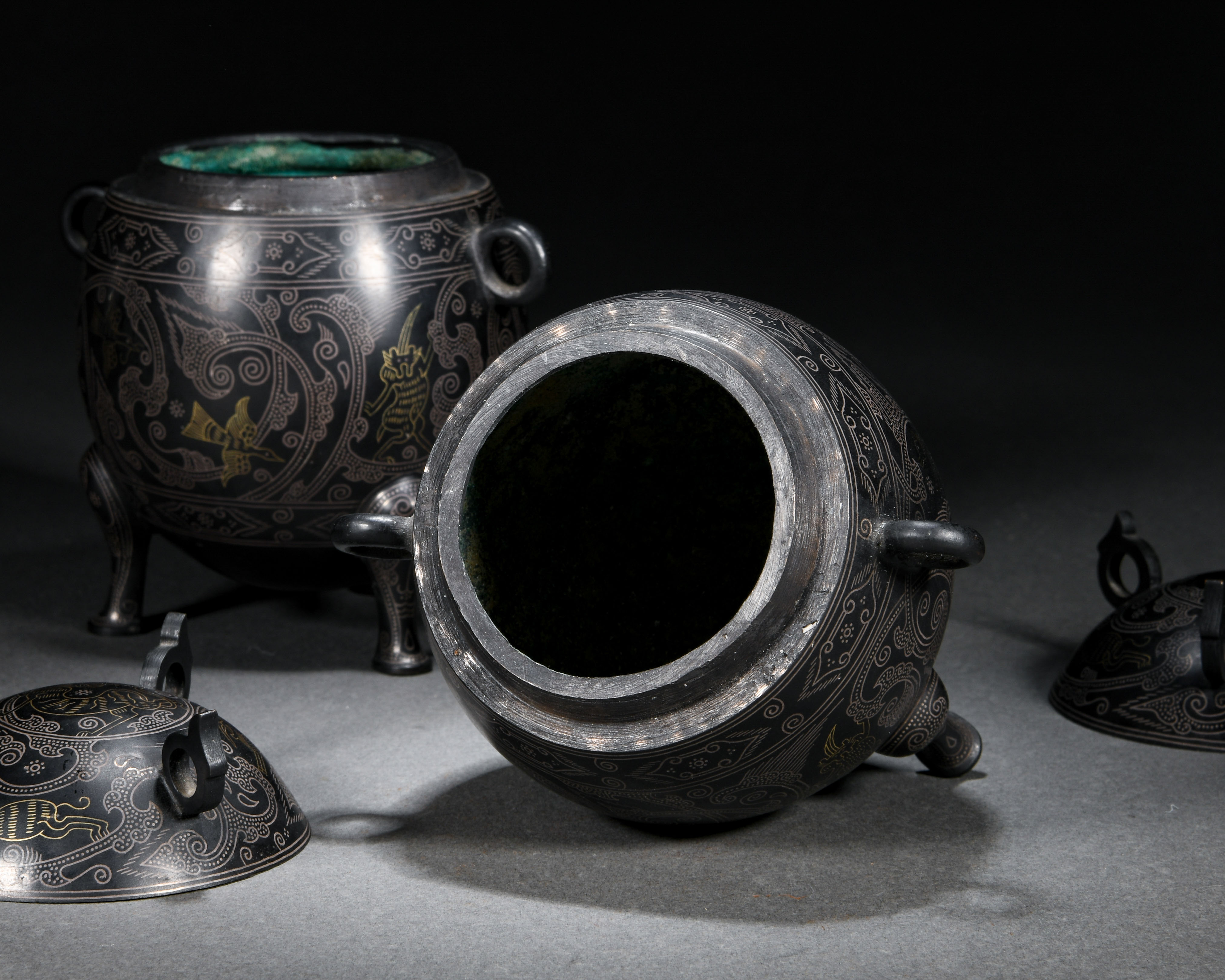 A Chinese Gold and Silver Decorated Vessels Dou - Image 8 of 9