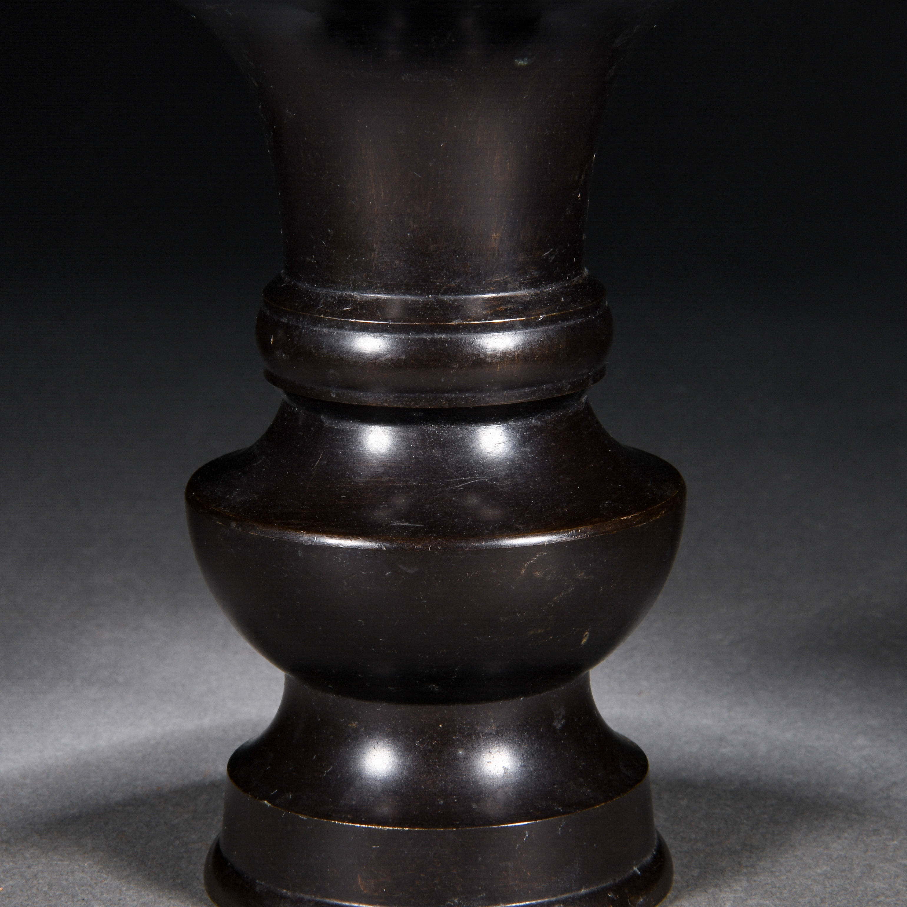A Chinese Bronze Beaker Vase Gu - Image 5 of 7