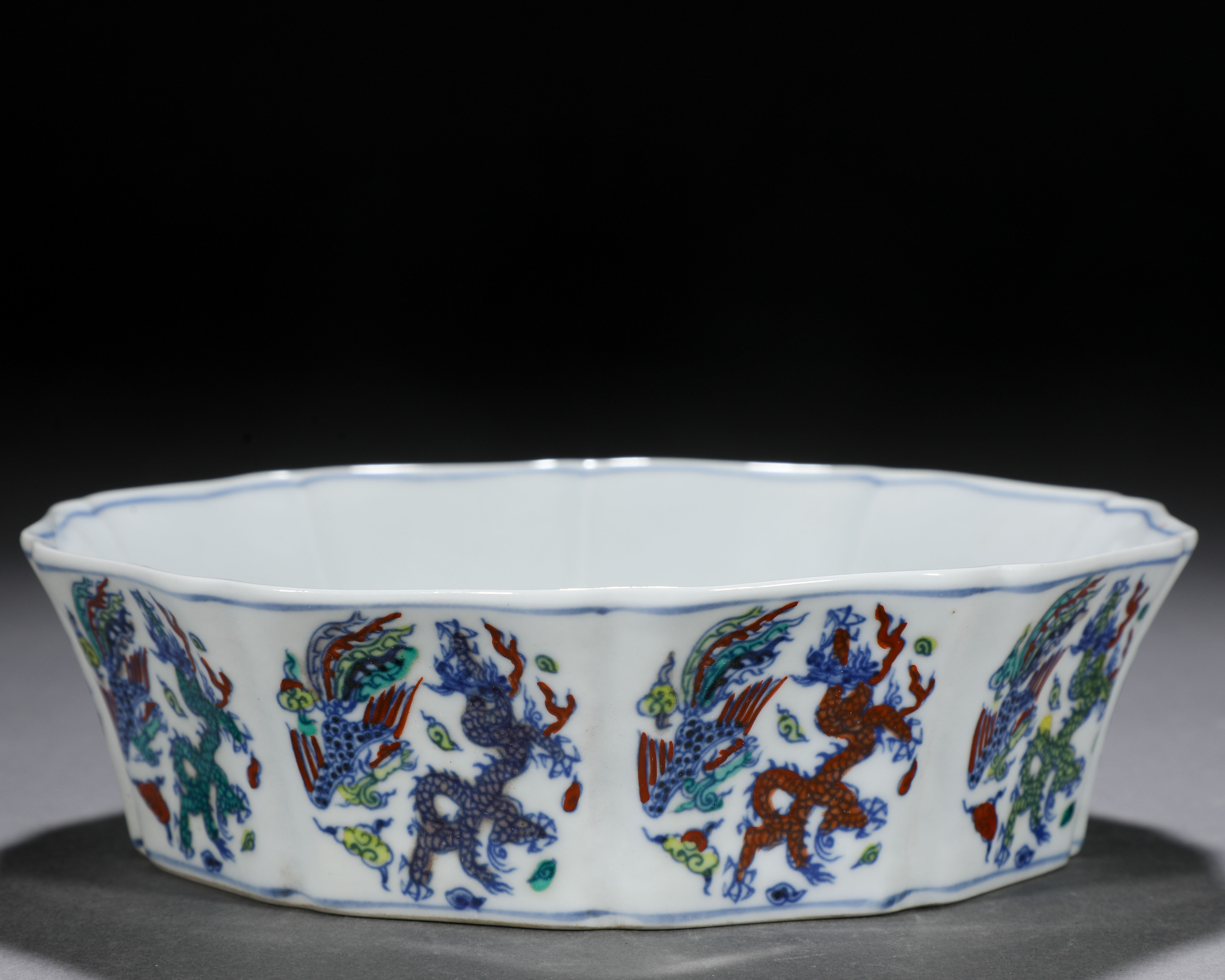A Chinese Doucai Glaze Dragon and Phoenix Medallion Dish - Image 2 of 6