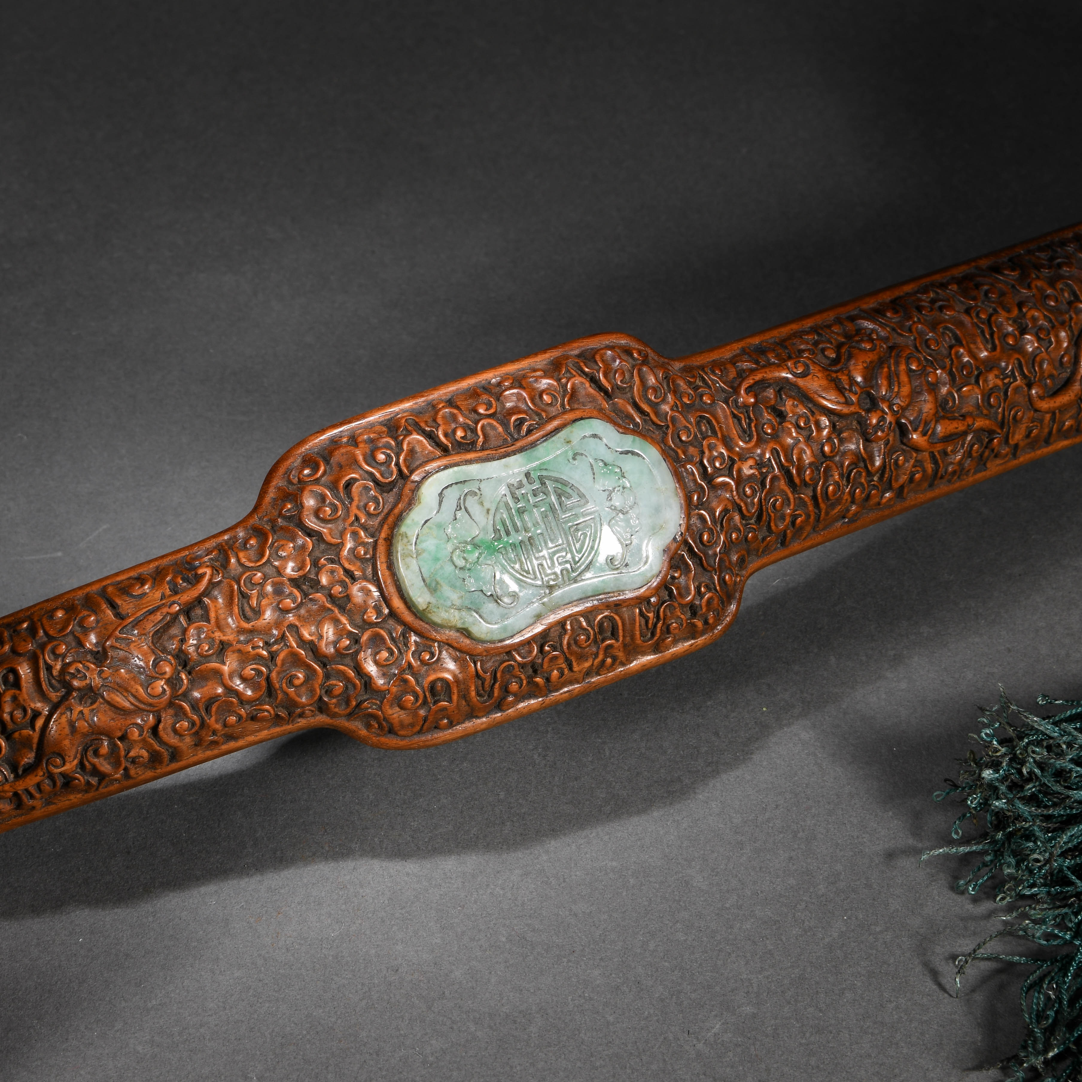 A Chinese Jadeite Inlaid Boxwood Ruyi Scepter - Image 10 of 13