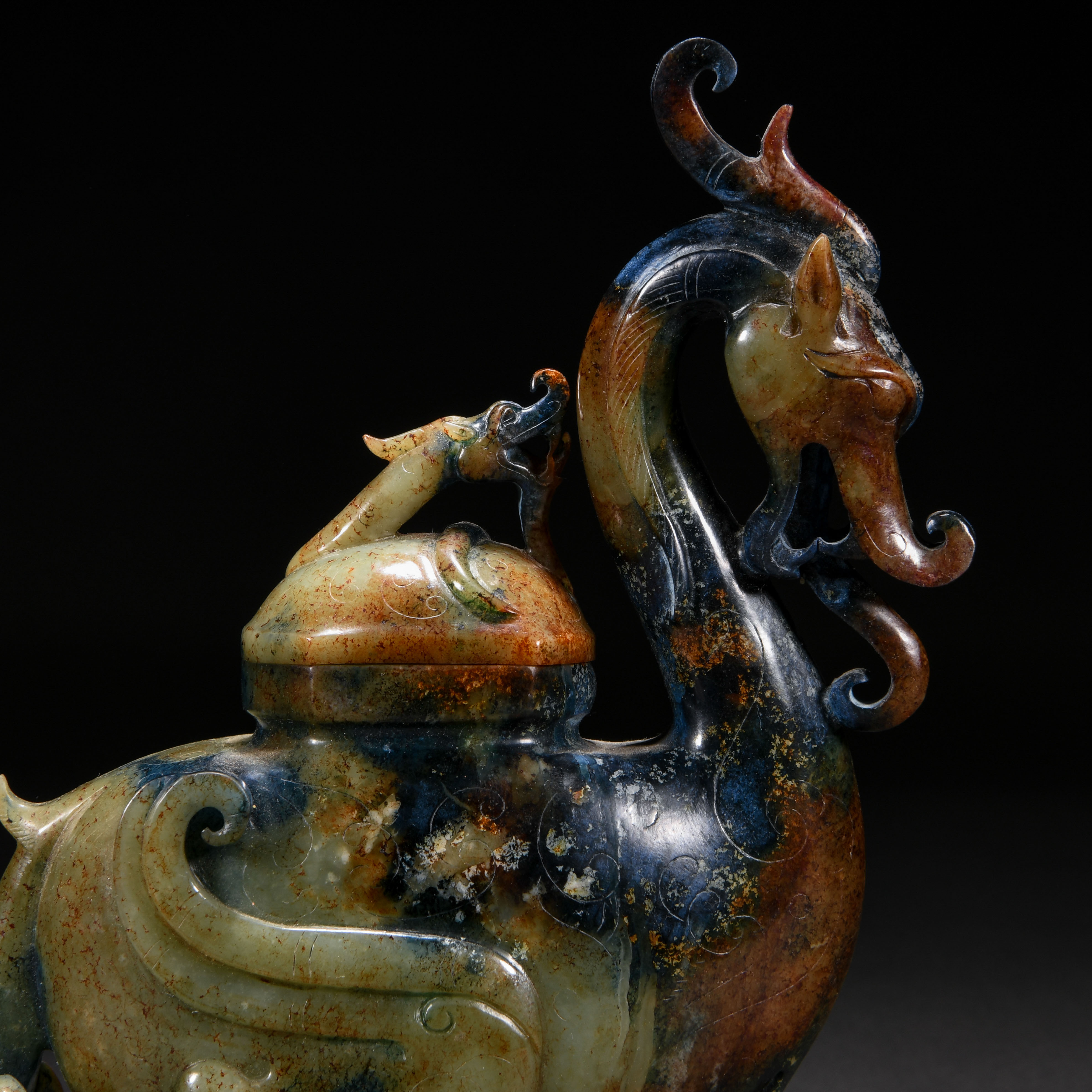 A Chinese Carved Jade Dragon Decoration - Image 2 of 9