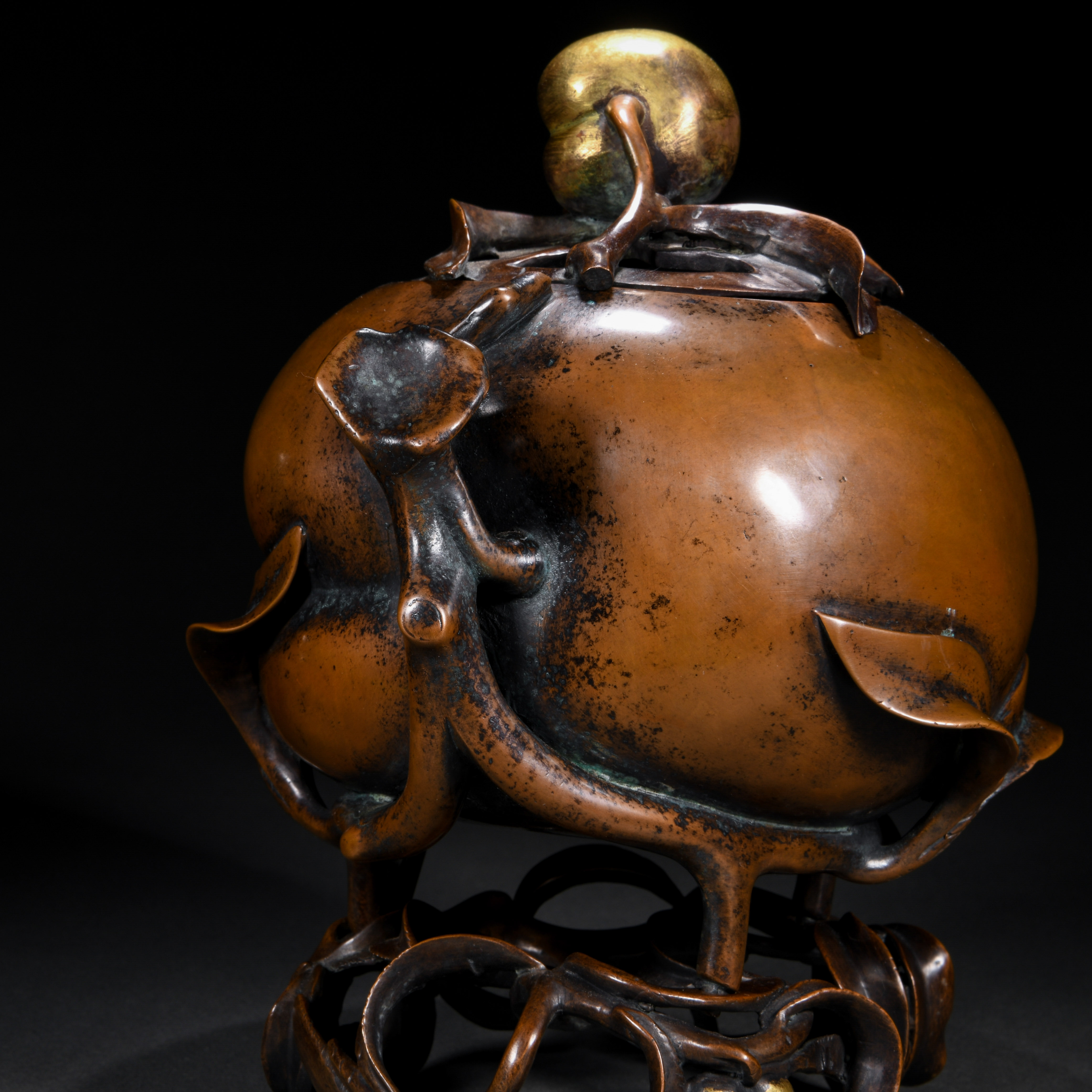 A Chinese Bronze Peach Shaped Incense Burner - Image 6 of 10