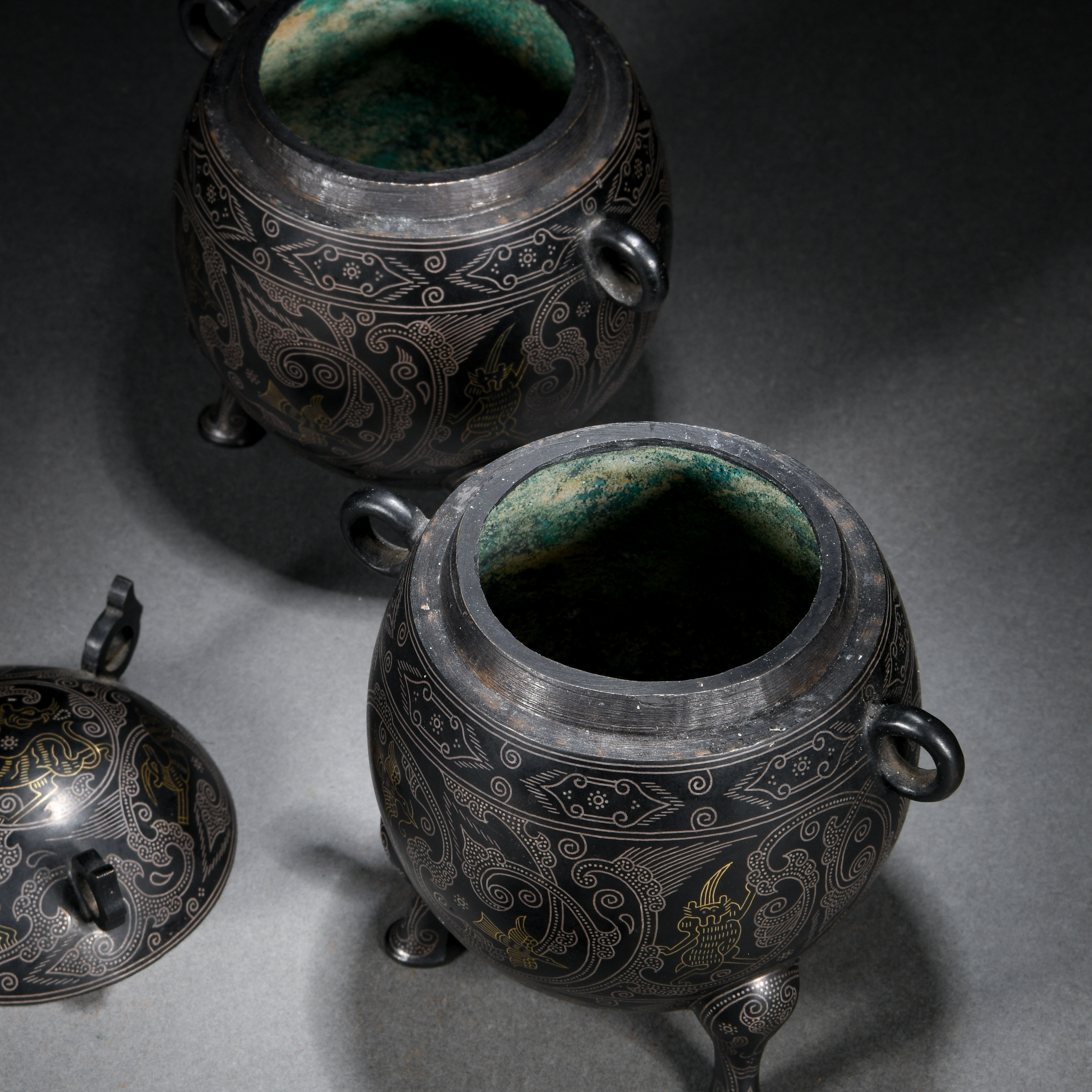 A Chinese Gold and Silver Decorated Vessels Dou - Image 7 of 9