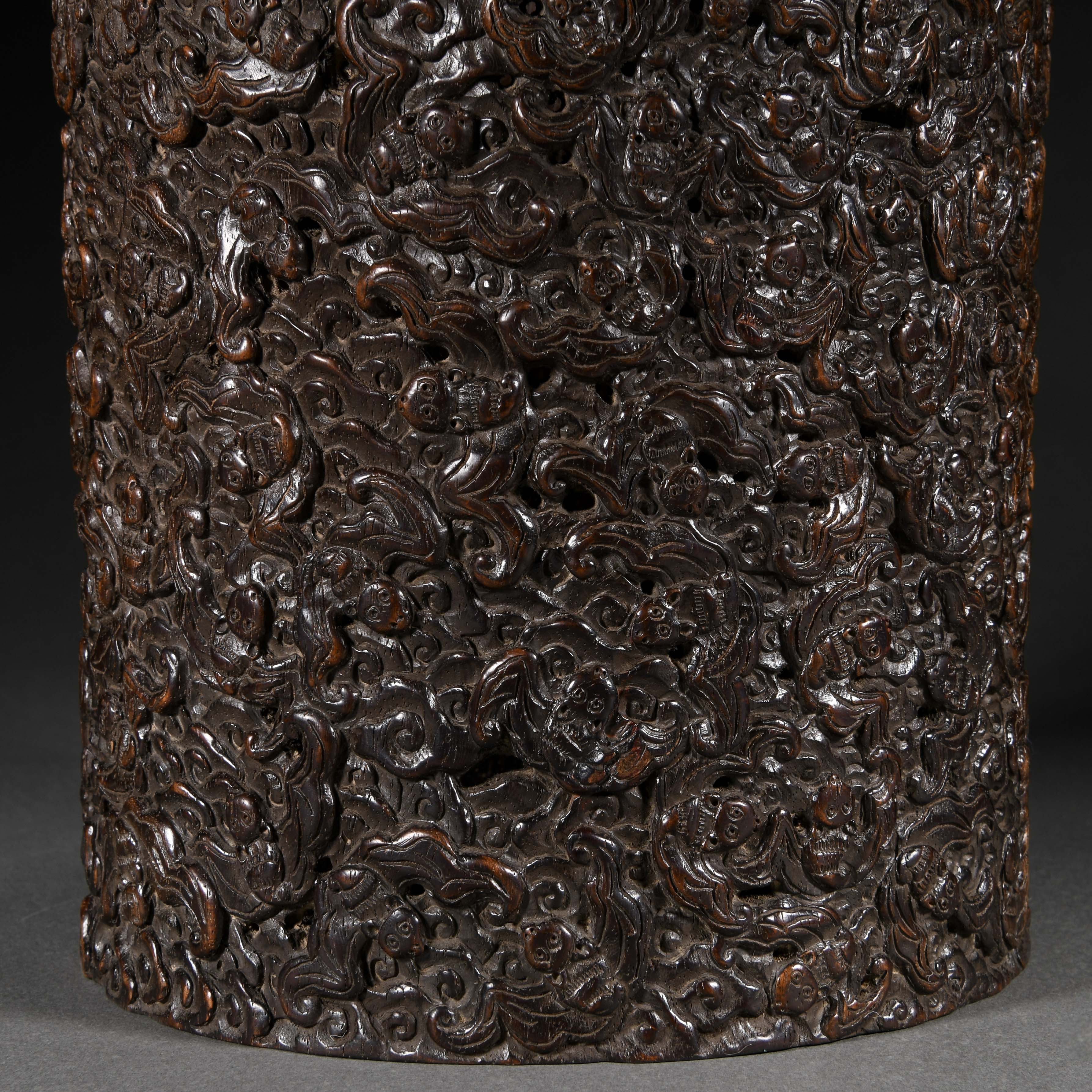 A Chinese Carved Aloes-wood Bats Brush-pot - Image 7 of 9