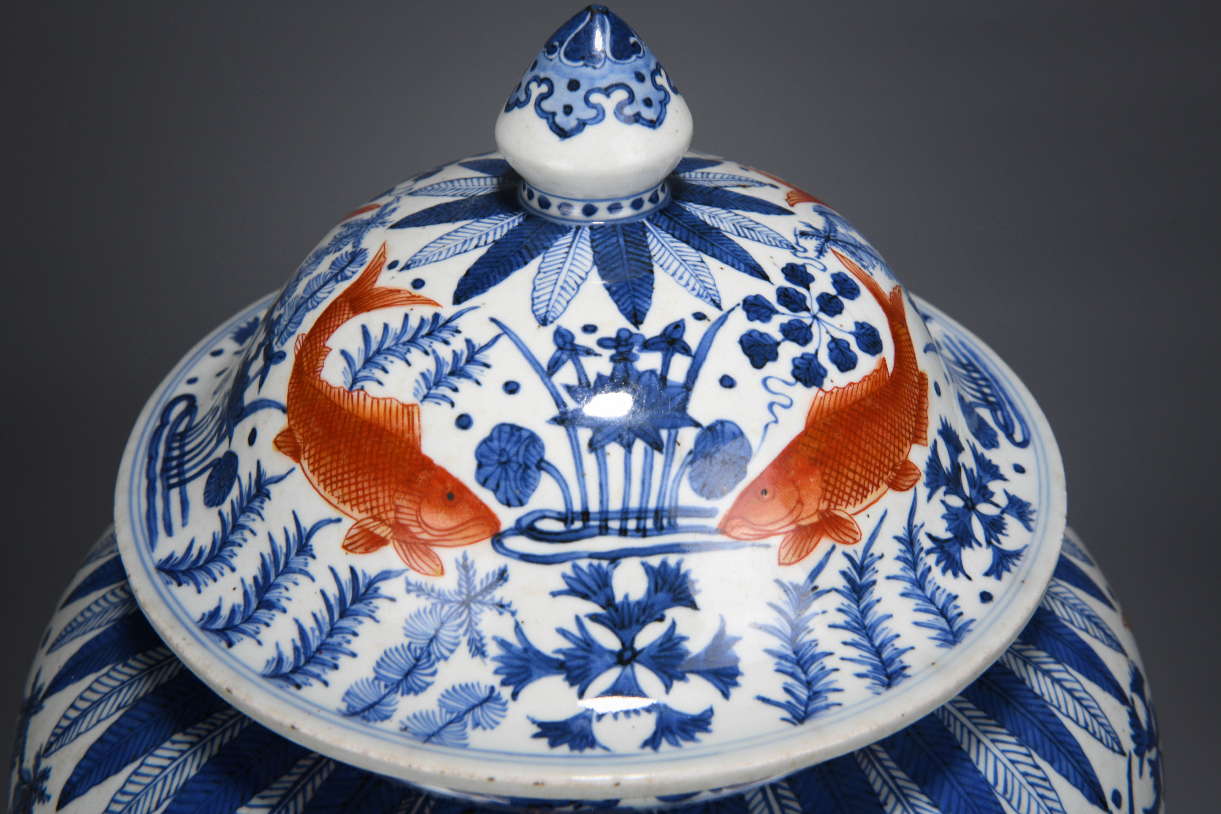 A Chinese Blue and White Lotus Pond Jar - Image 2 of 18