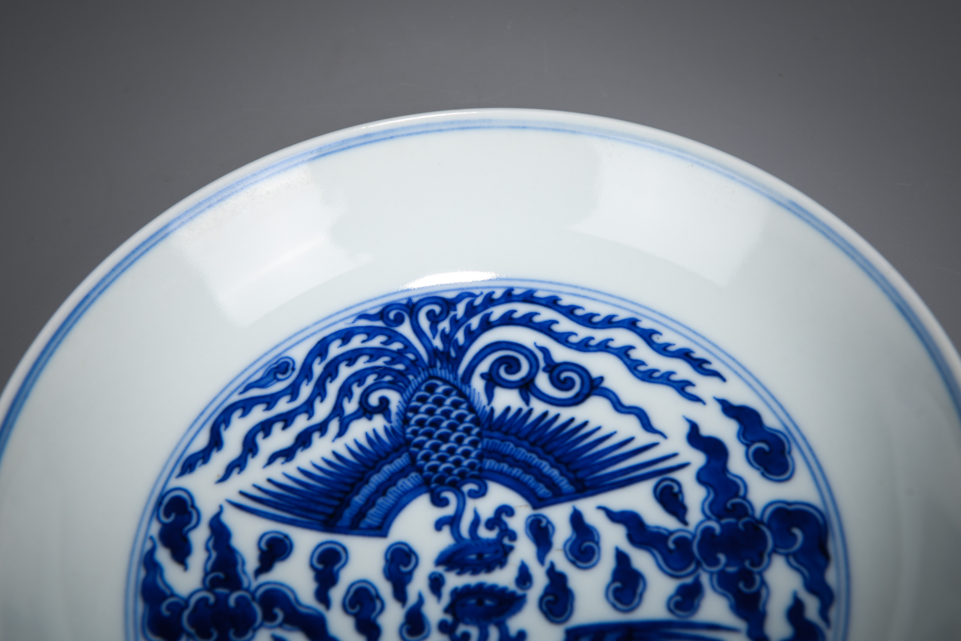 A Chinese Blue and White Double Phoenix Dish - Image 3 of 8