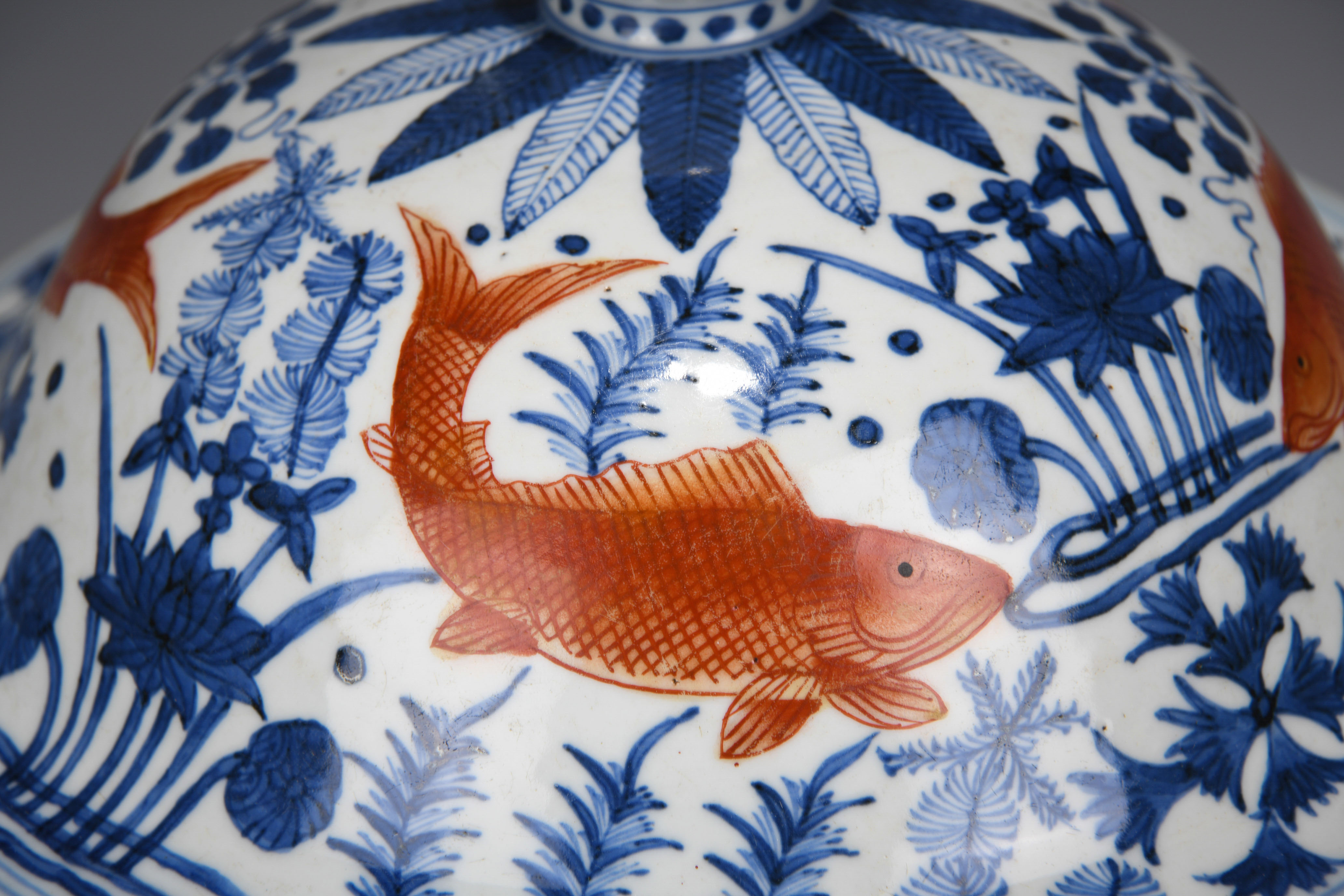 A Chinese Blue and White Lotus Pond Jar - Image 16 of 18
