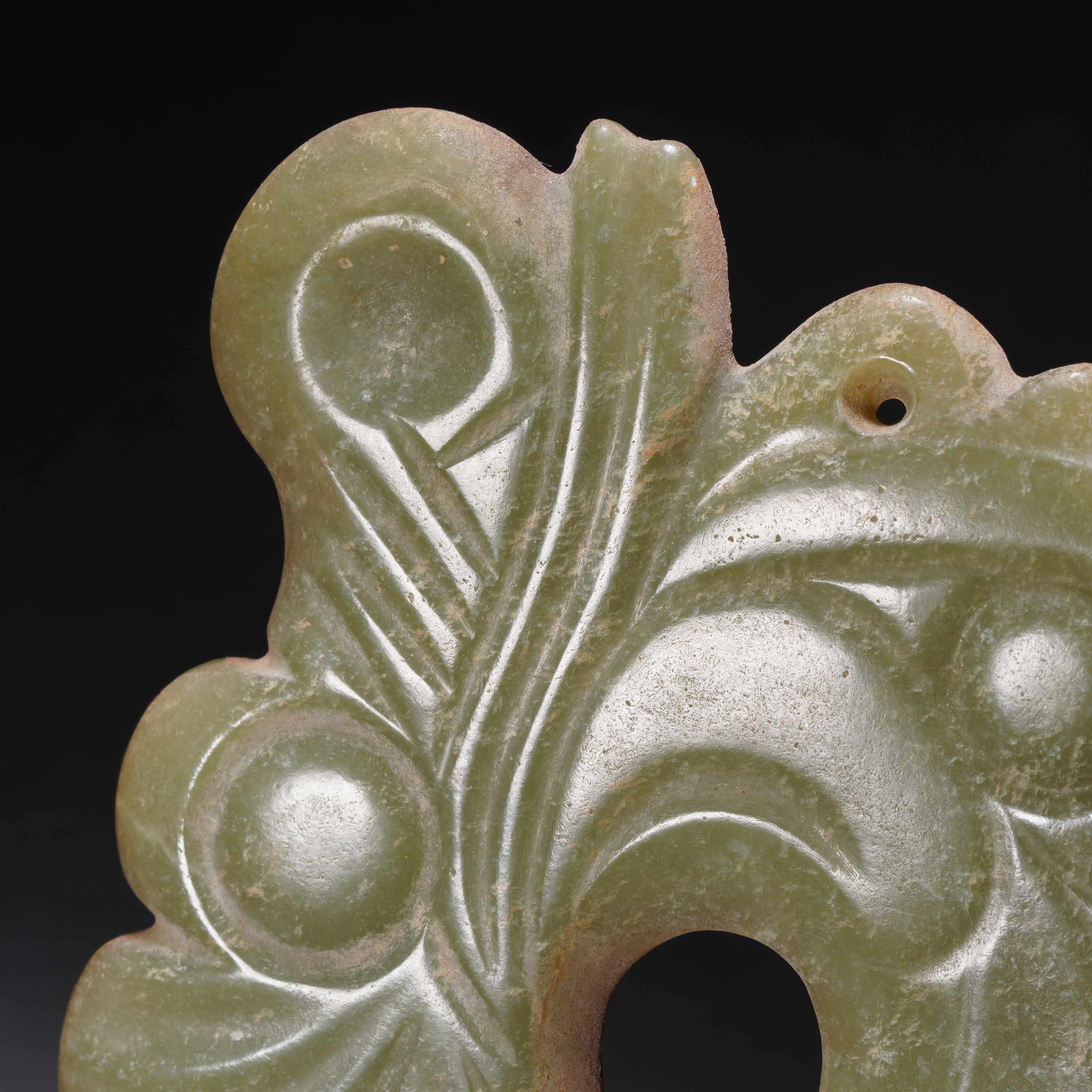 A Chinese Carved Celadon Jade Ornament - Image 3 of 7