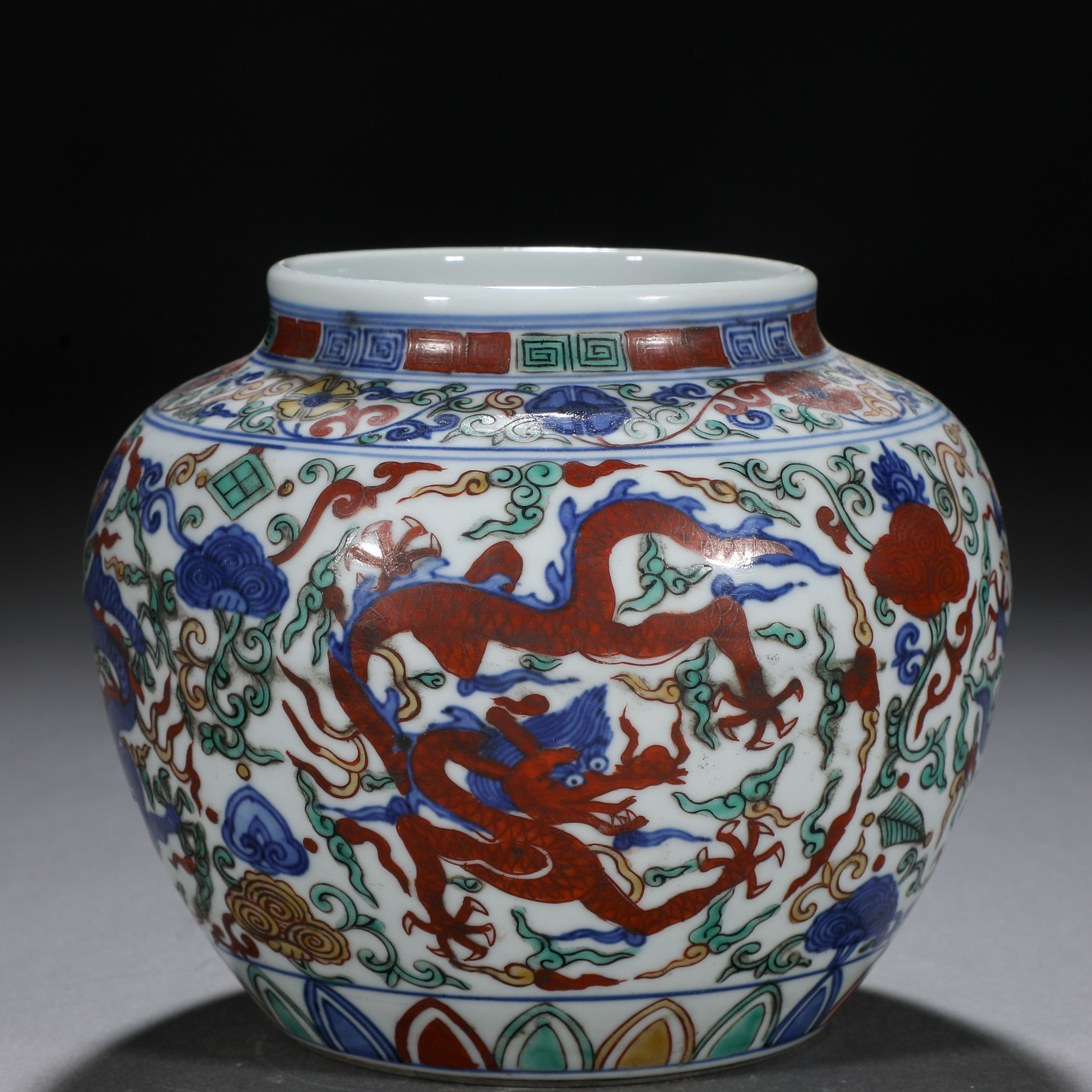 A Chinese Famille Verte Dragon Jar - Image 4 of 9