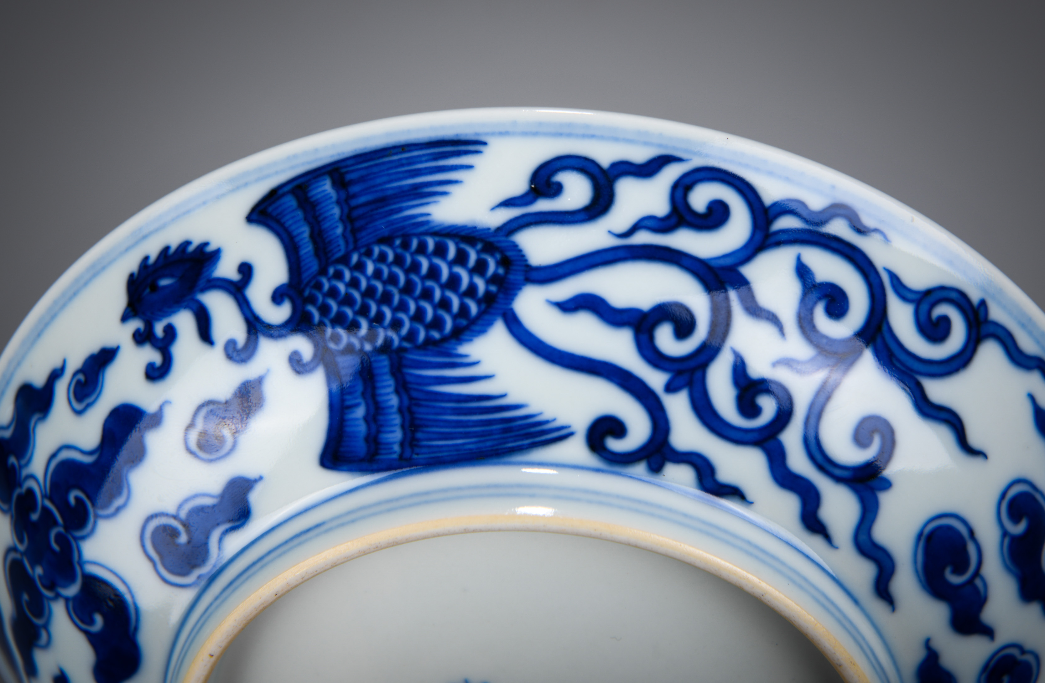 A Chinese Blue and White Double Phoenix Dish - Image 7 of 8