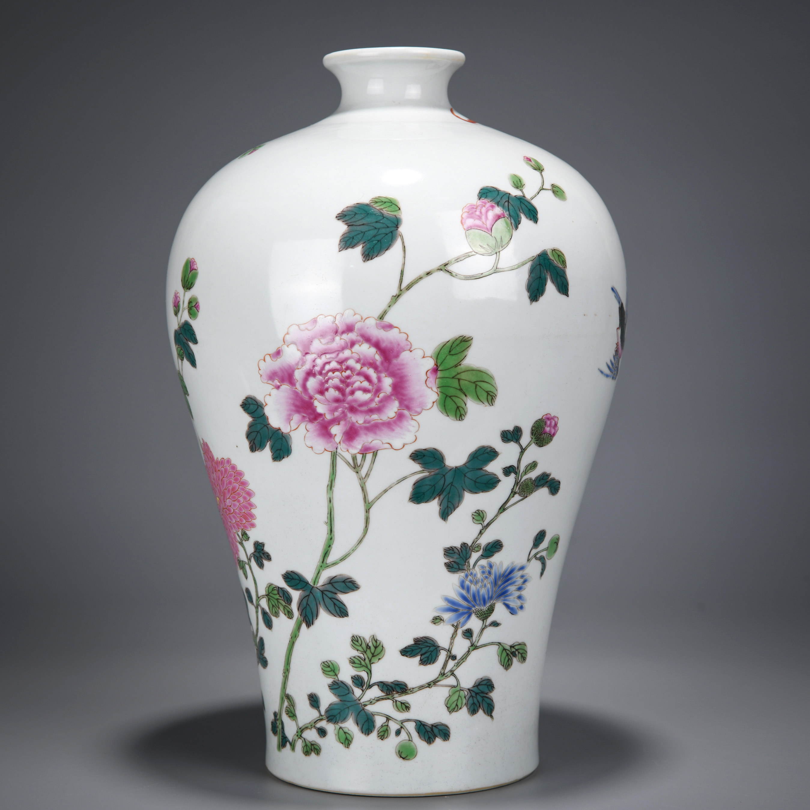 A Chinese Famille Rose Vase Meiping - Image 3 of 10