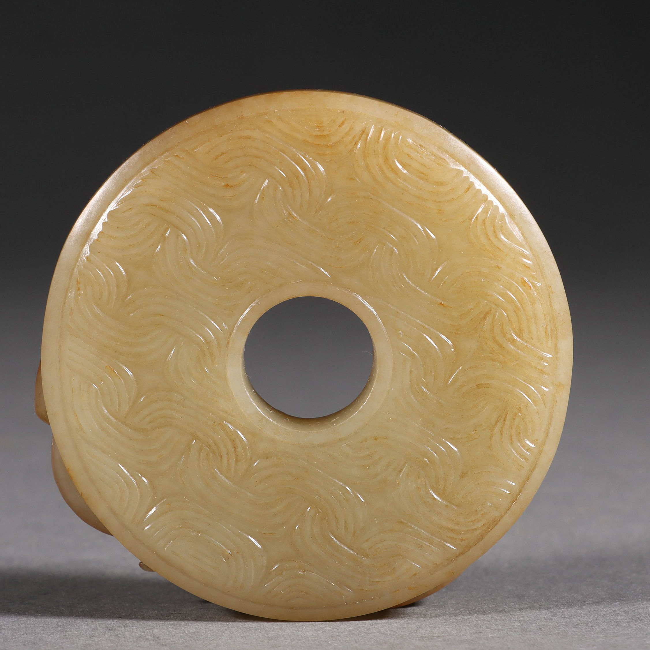 A Chinese Carved Jade Chilong Disc Bi - Image 6 of 8