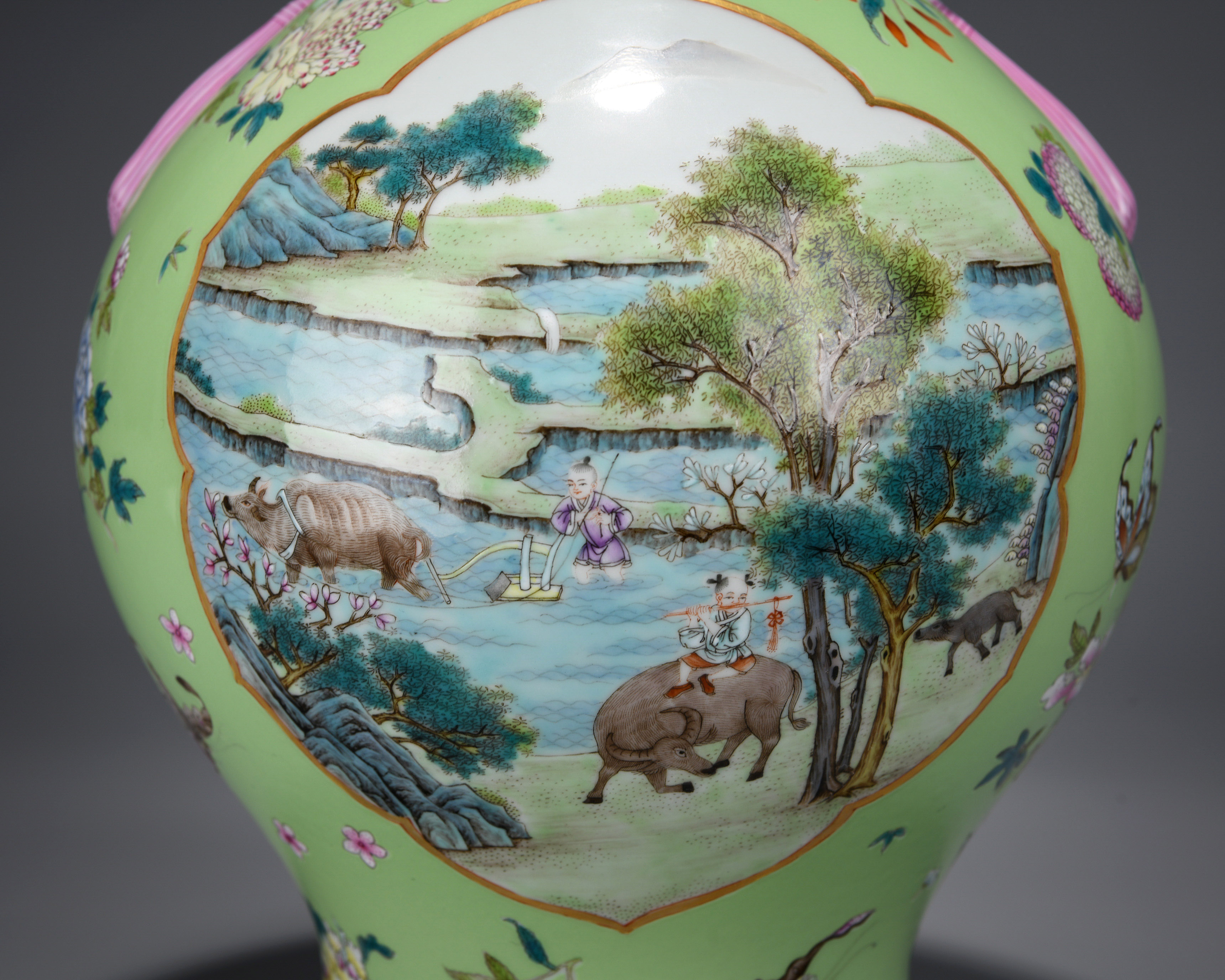 A Chinese Famille Rose Butterflies and Figure Vase - Image 7 of 11