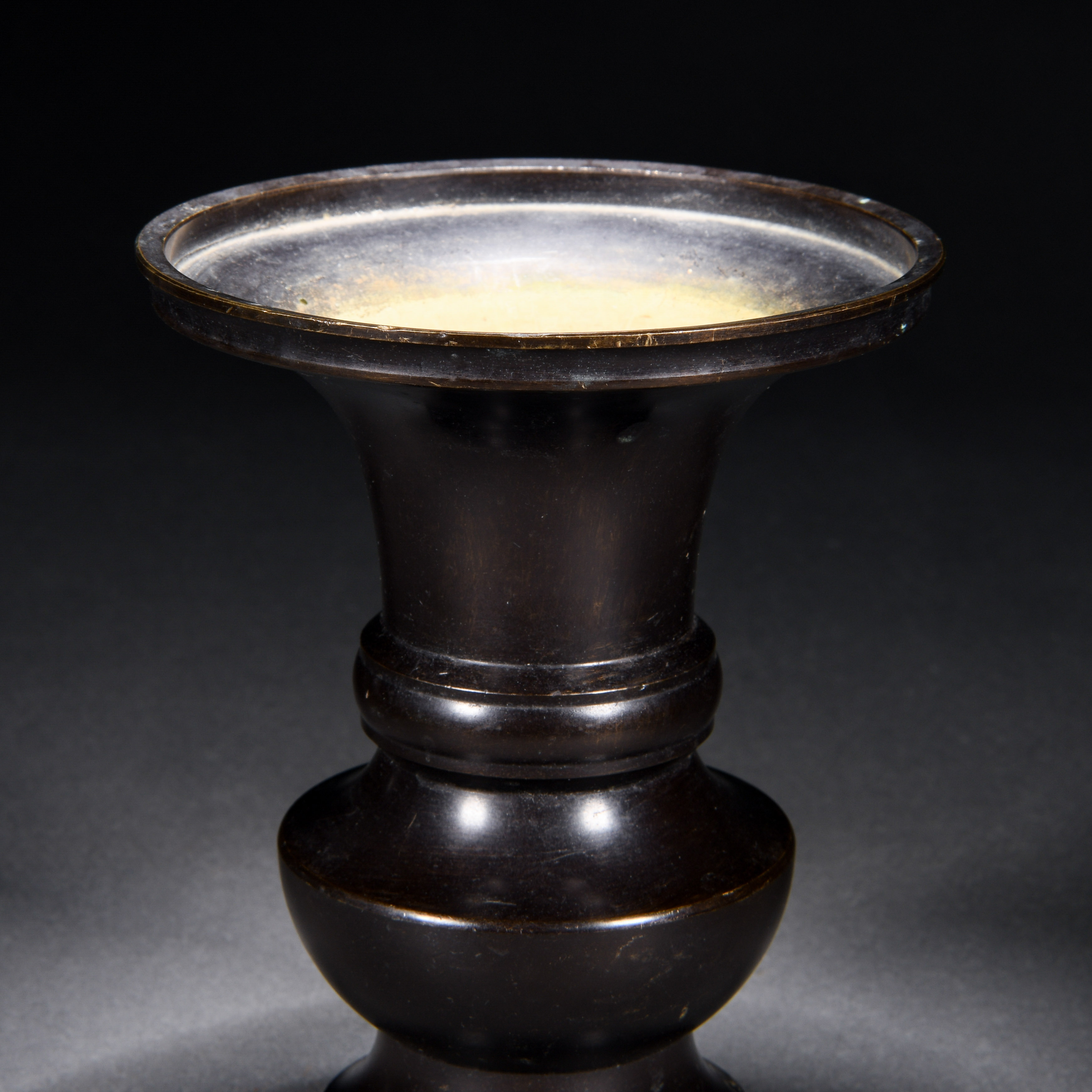 A Chinese Bronze Beaker Vase Gu - Image 4 of 7