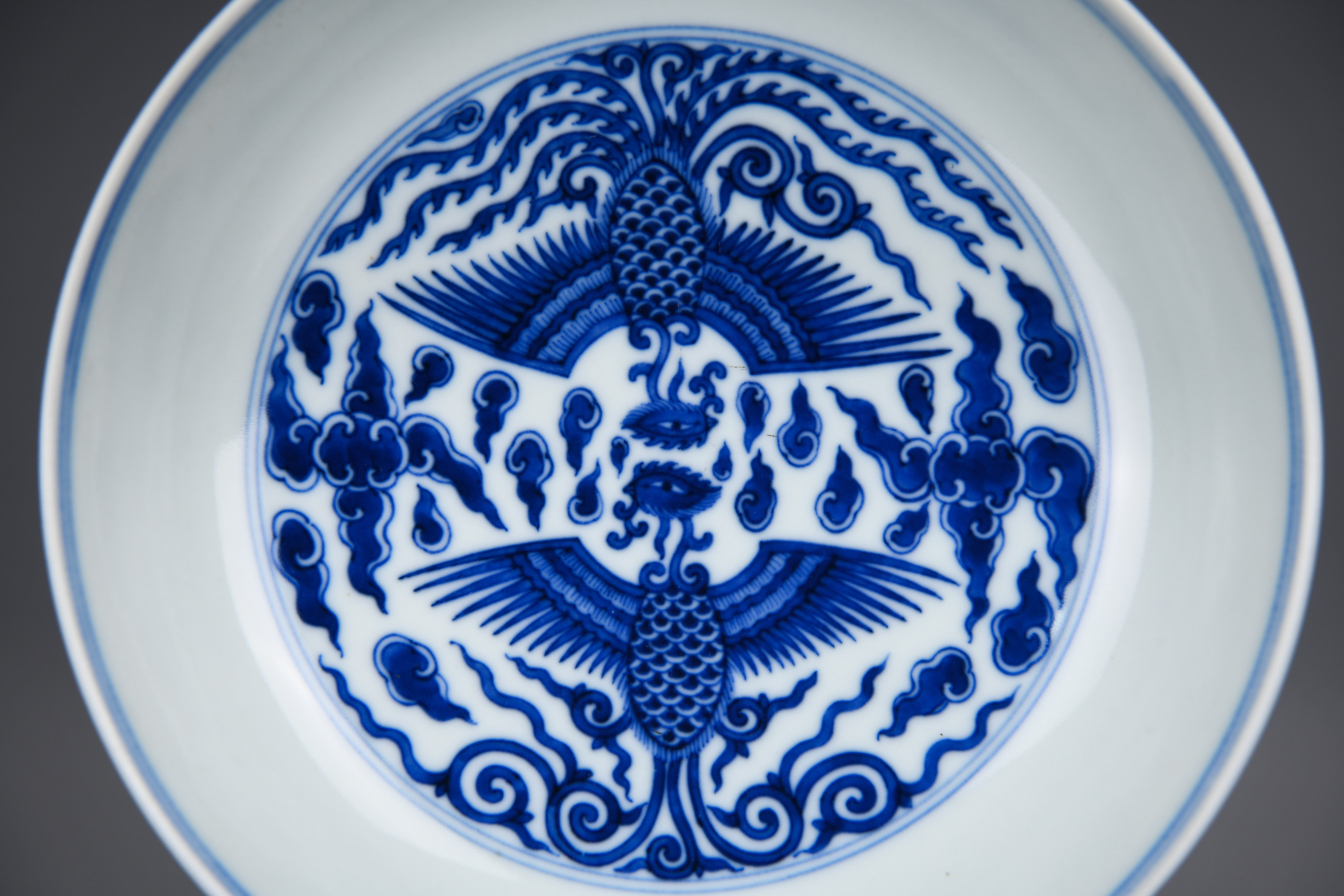 A Chinese Blue and White Double Phoenix Dish - Image 2 of 8