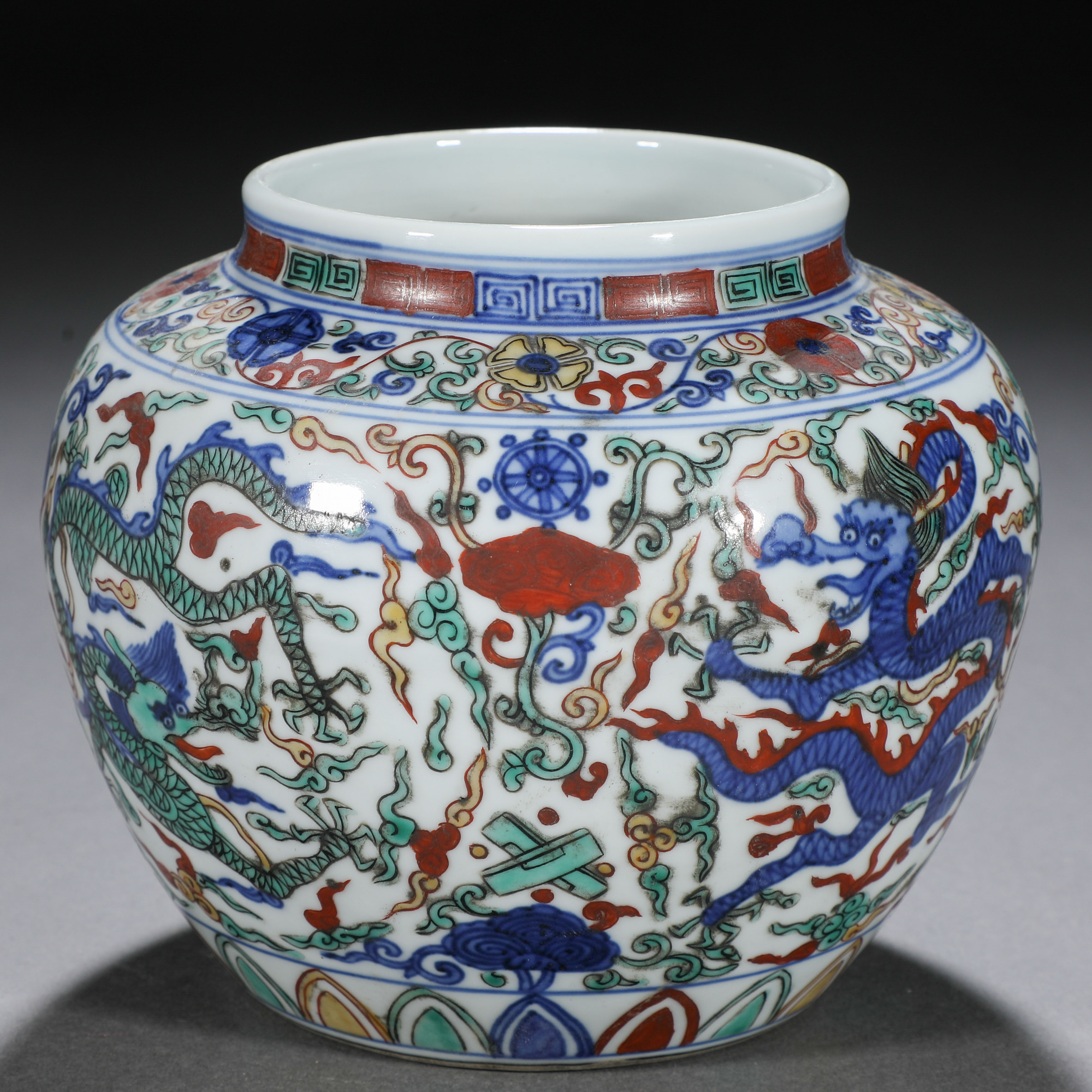 A Chinese Famille Verte Dragon Jar - Image 2 of 9