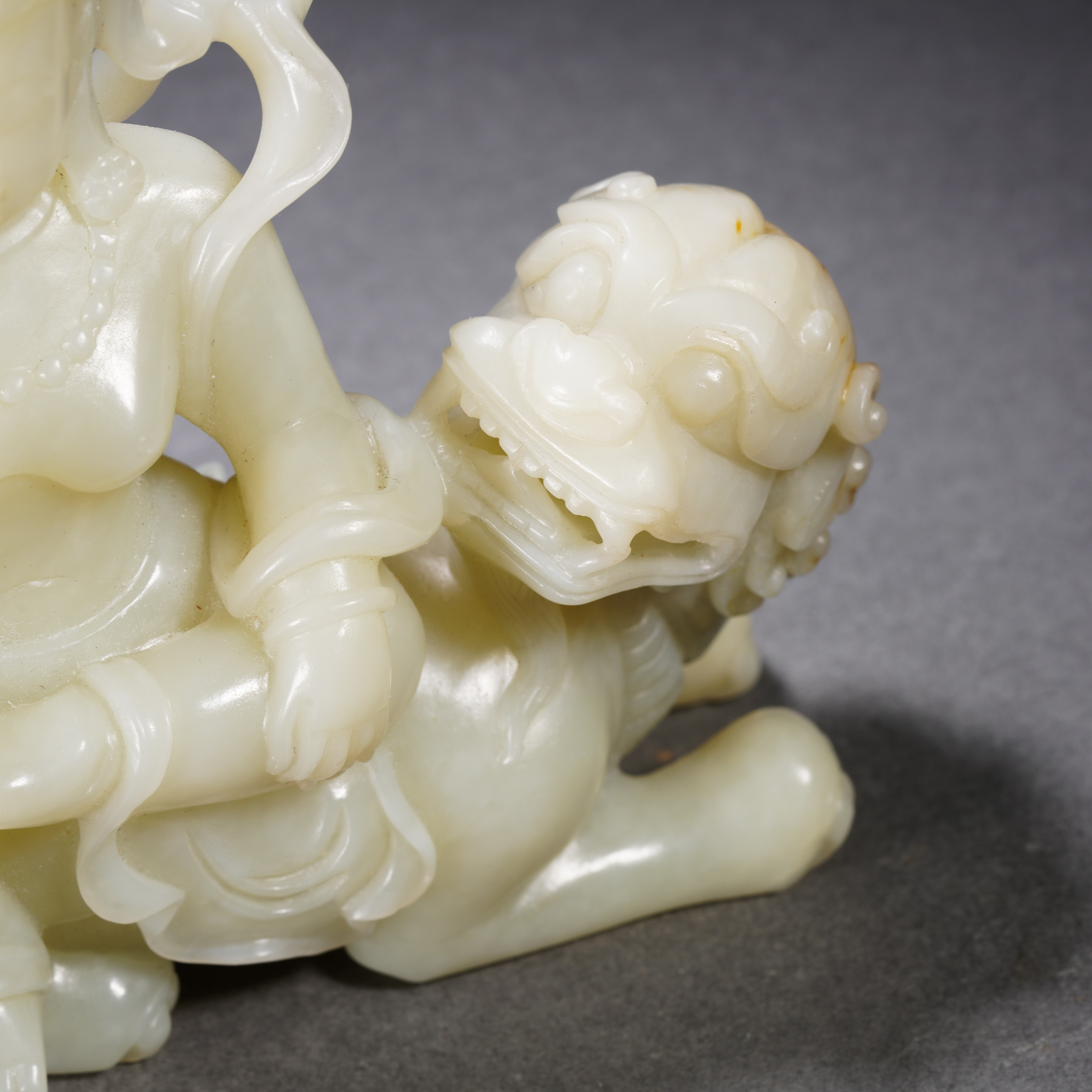 A Chinese Carved White Jade Bodhisattva with Lion - Image 6 of 13