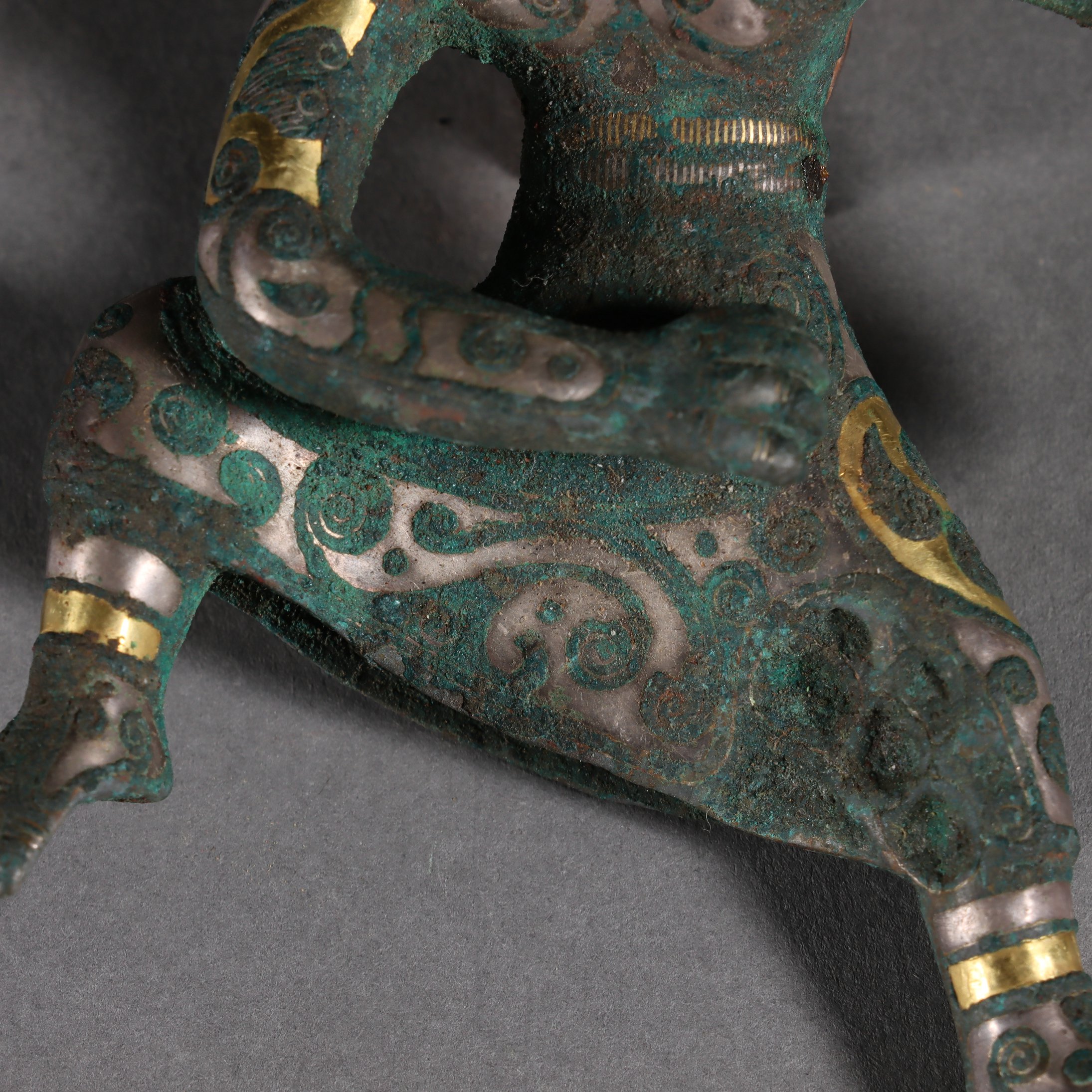 A Chinese Gold and Silver Decorated Bronze Beast - Image 3 of 9