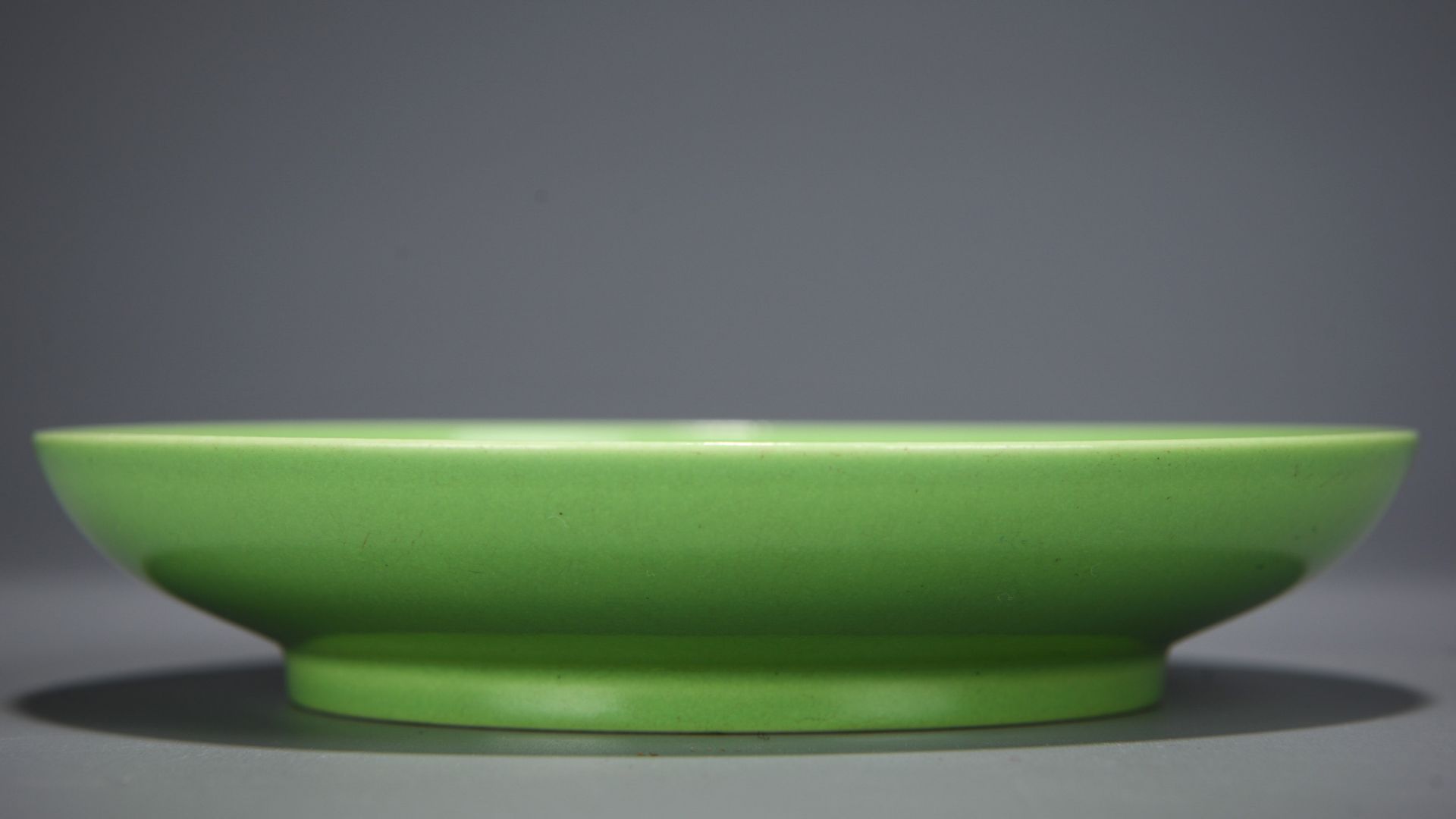 A Chinese Incised Apple Green Glaze Dragon Dish - Image 3 of 8