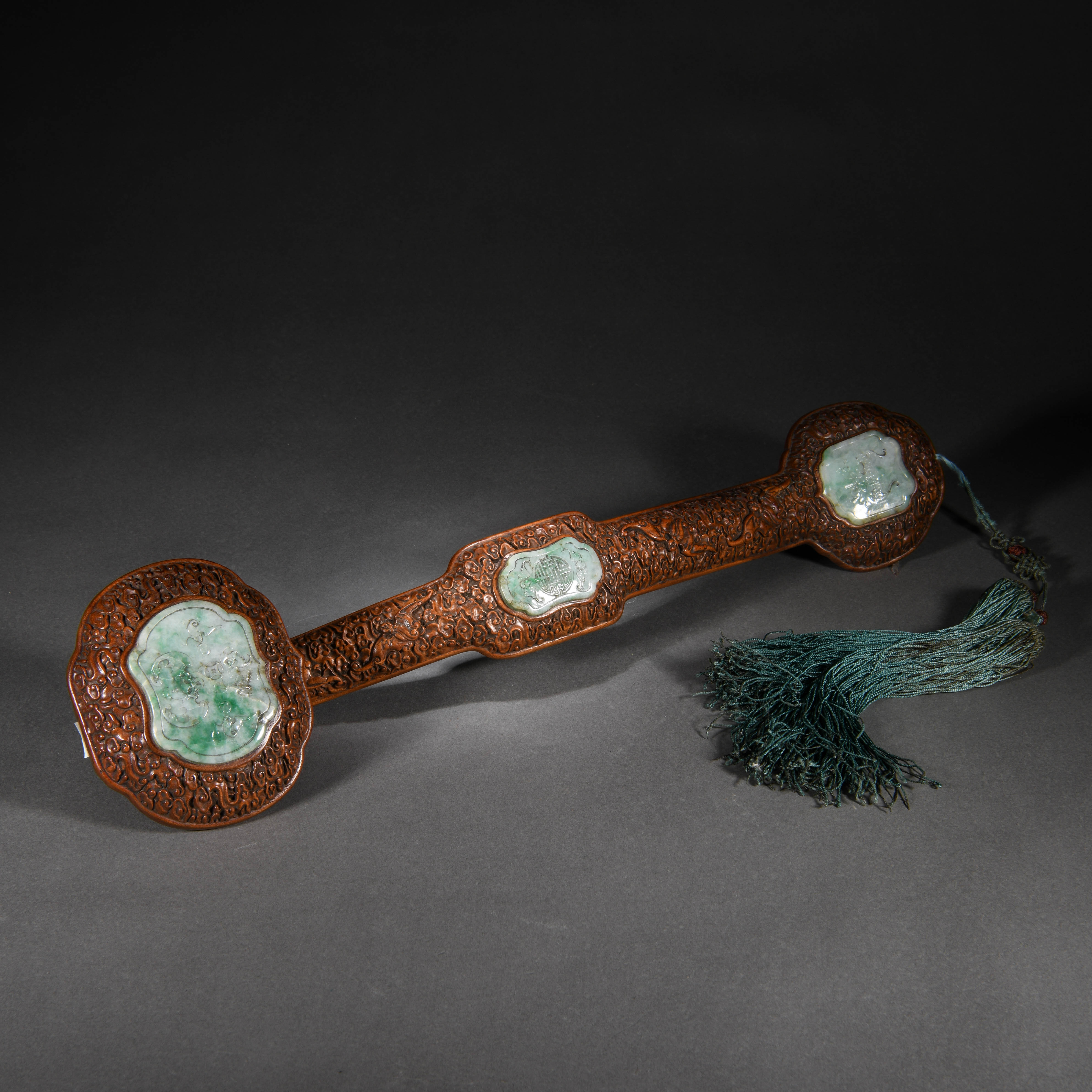 A Chinese Jadeite Inlaid Boxwood Ruyi Scepter - Image 8 of 13