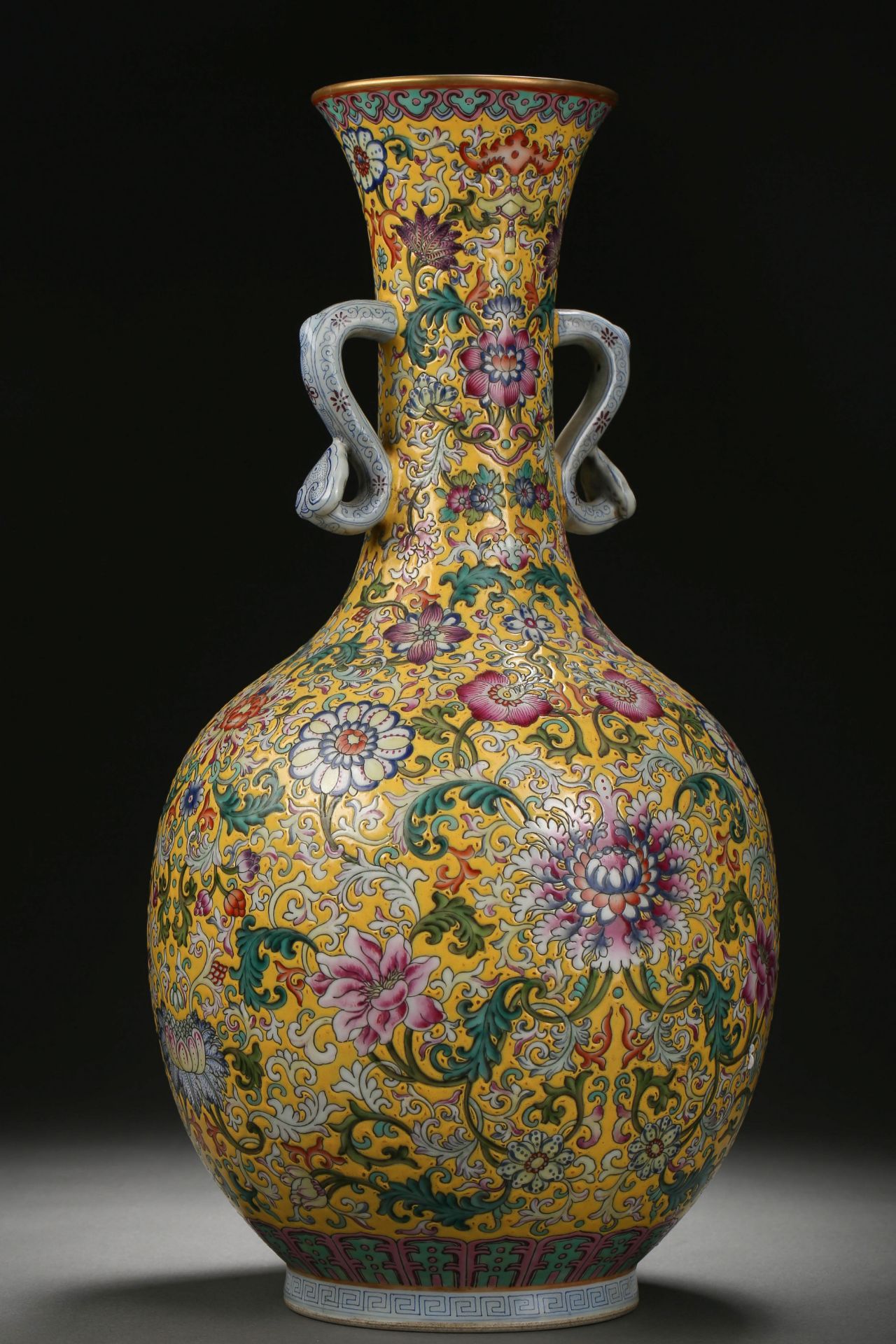 A Chinese Yellow Ground and Famille Rose Bottle Vase - Bild 8 aus 10